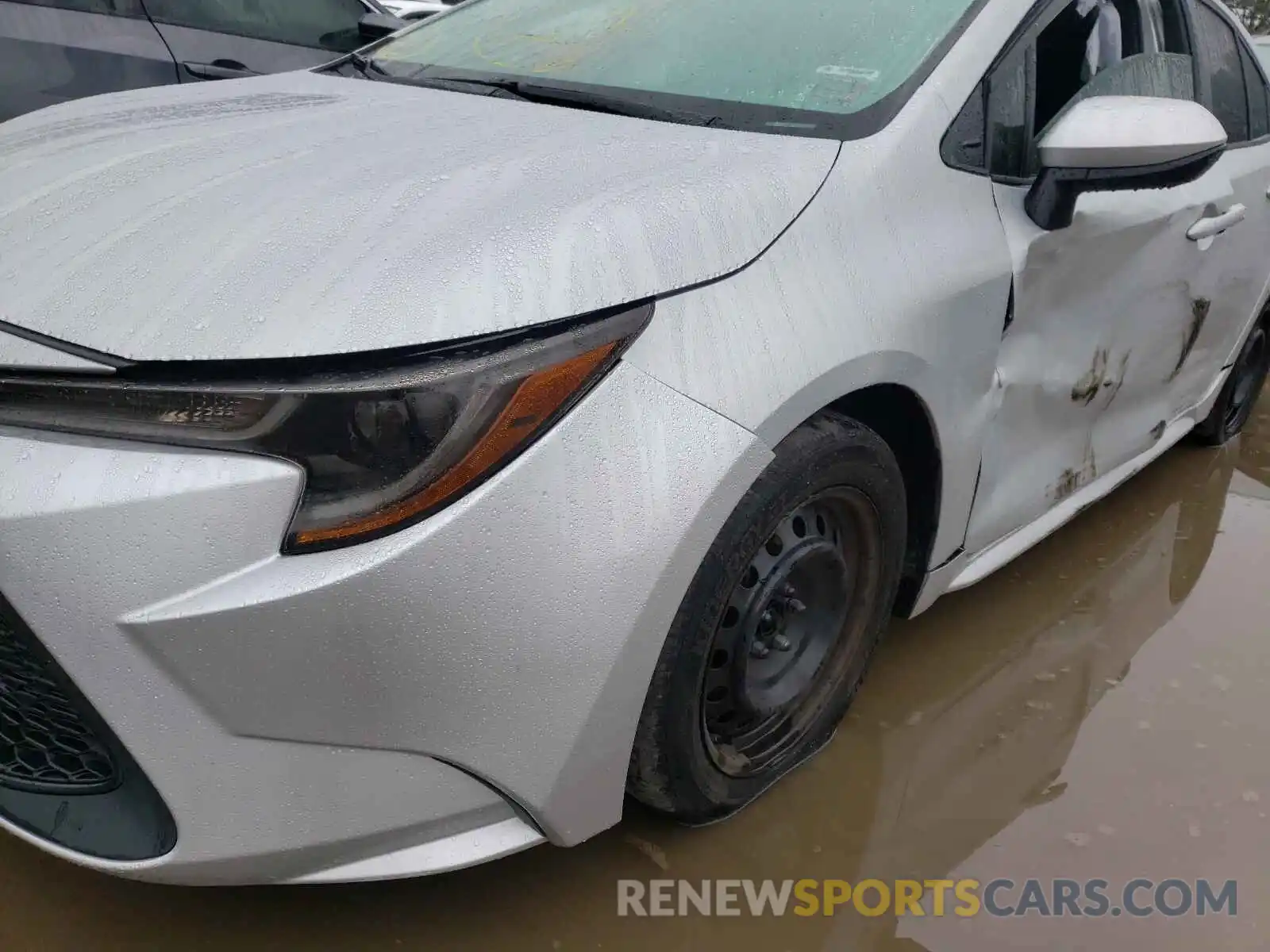 9 Photograph of a damaged car 5YFEPRAE1LP023233 TOYOTA COROLLA 2020