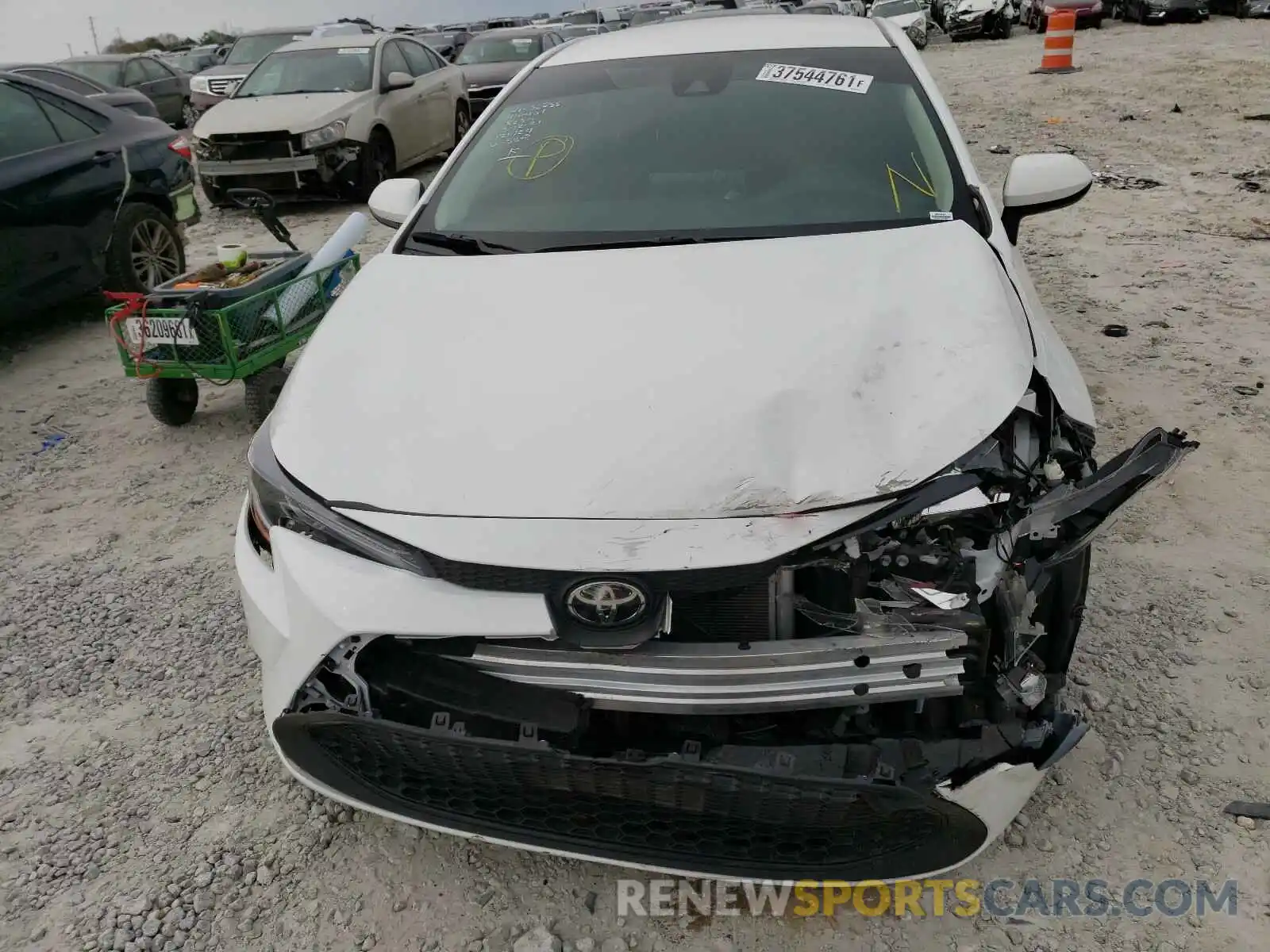 9 Photograph of a damaged car 5YFEPRAE1LP025502 TOYOTA COROLLA 2020