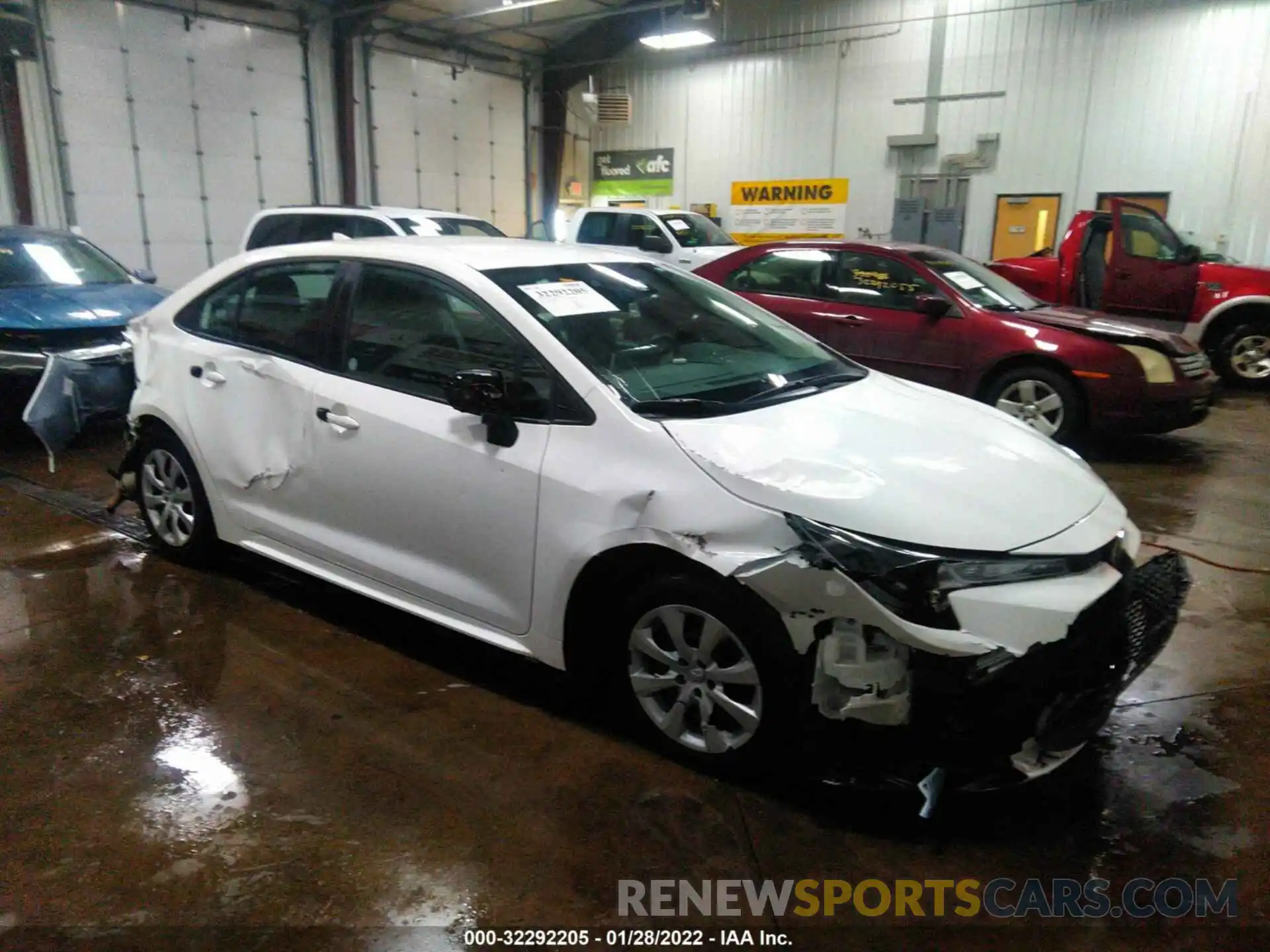 1 Photograph of a damaged car 5YFEPRAE1LP025712 TOYOTA COROLLA 2020