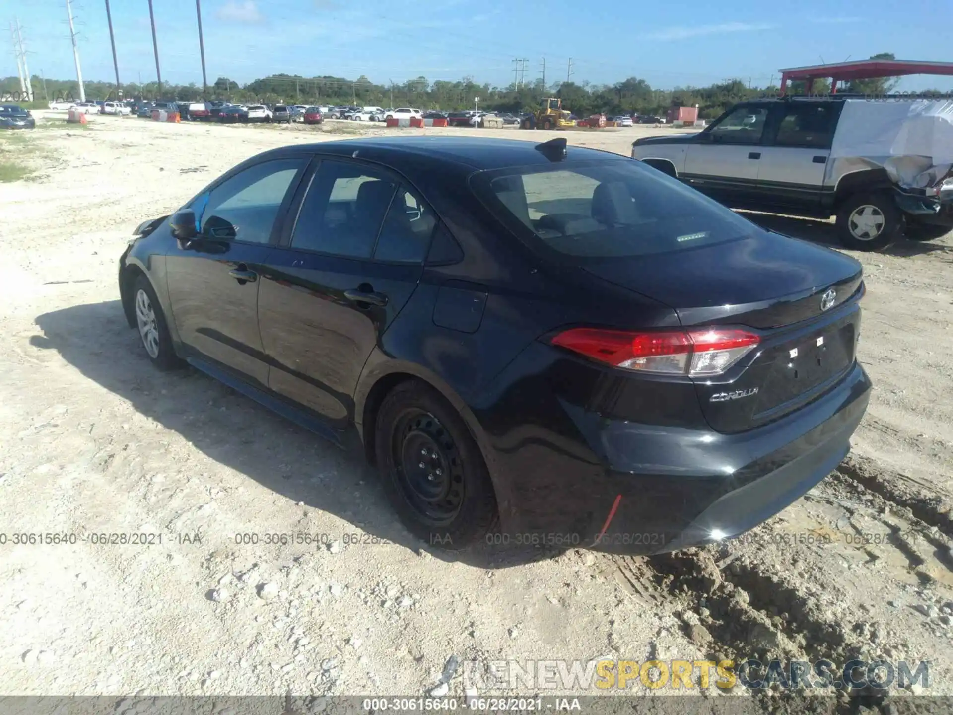 3 Photograph of a damaged car 5YFEPRAE1LP026004 TOYOTA COROLLA 2020