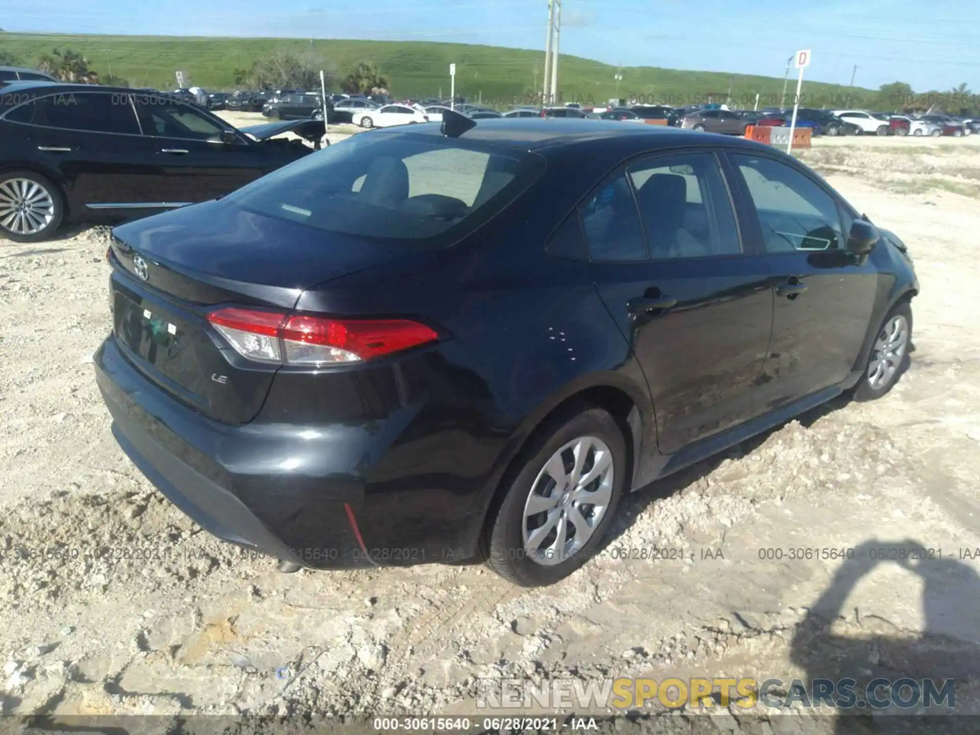 4 Photograph of a damaged car 5YFEPRAE1LP026004 TOYOTA COROLLA 2020