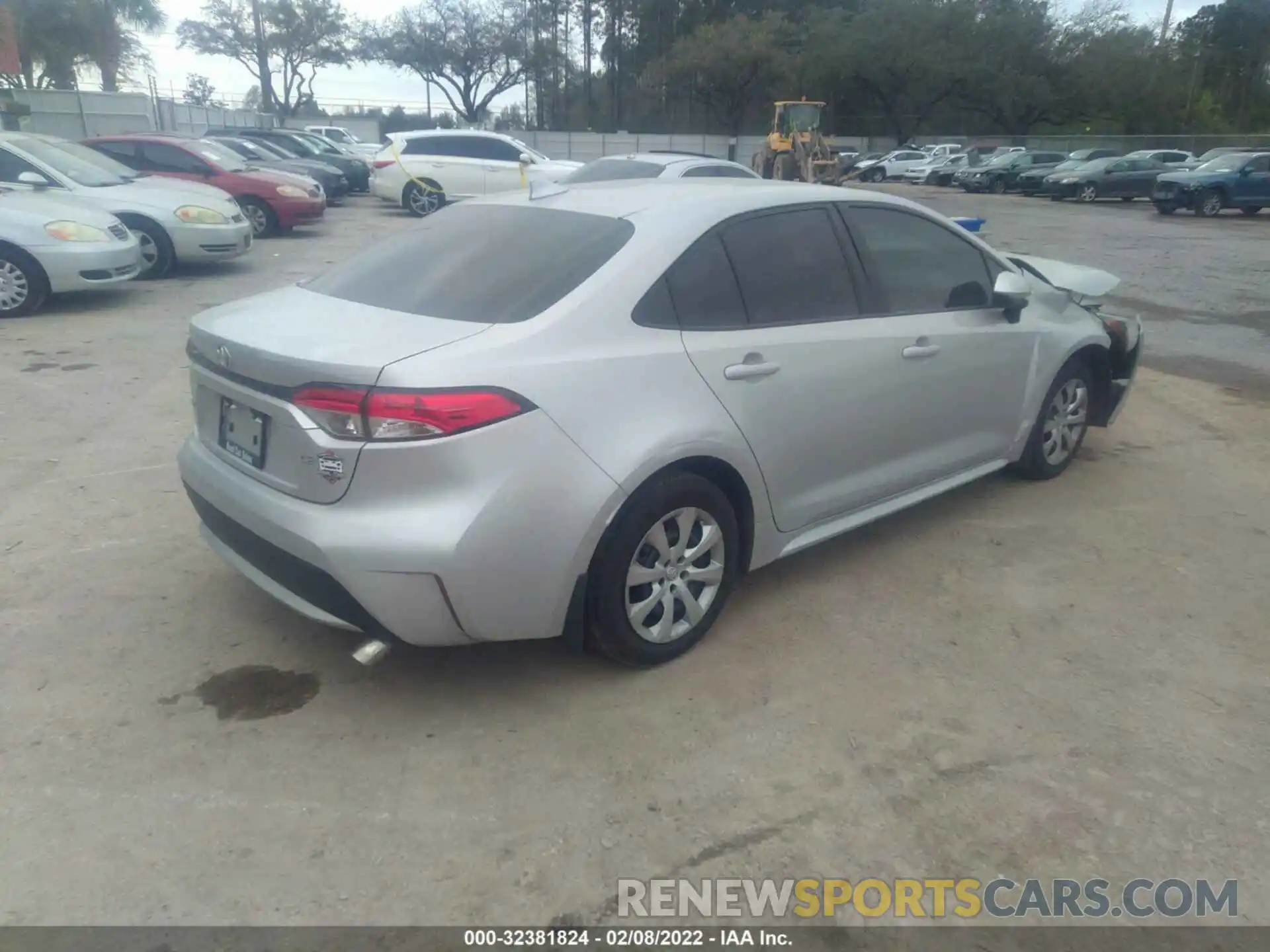 4 Photograph of a damaged car 5YFEPRAE1LP026441 TOYOTA COROLLA 2020