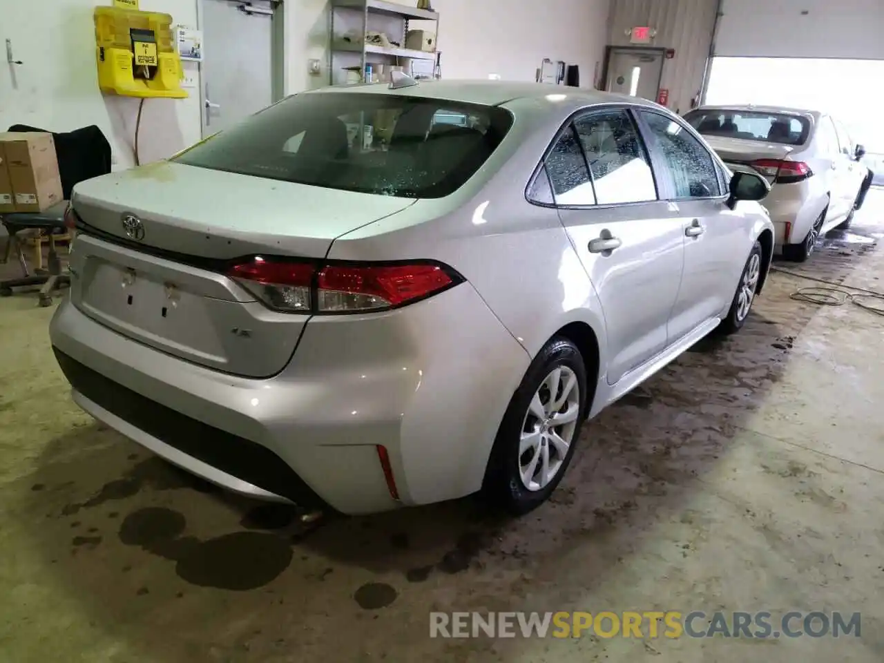 4 Photograph of a damaged car 5YFEPRAE1LP027637 TOYOTA COROLLA 2020