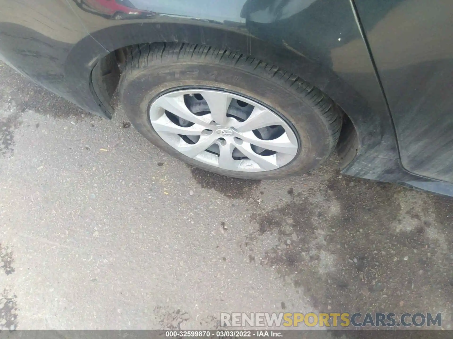 16 Photograph of a damaged car 5YFEPRAE1LP028335 TOYOTA COROLLA 2020