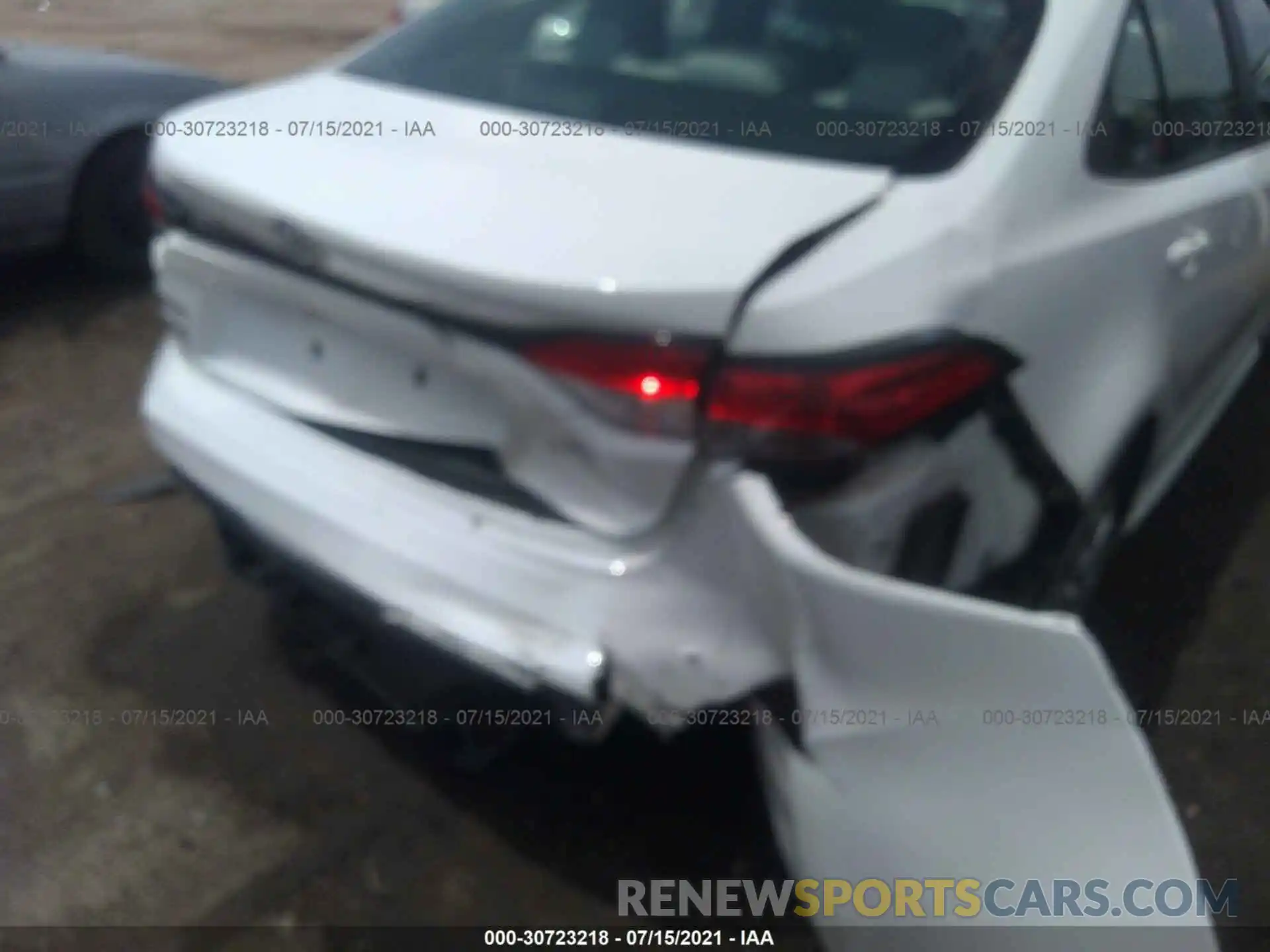 6 Photograph of a damaged car 5YFEPRAE1LP028903 TOYOTA COROLLA 2020