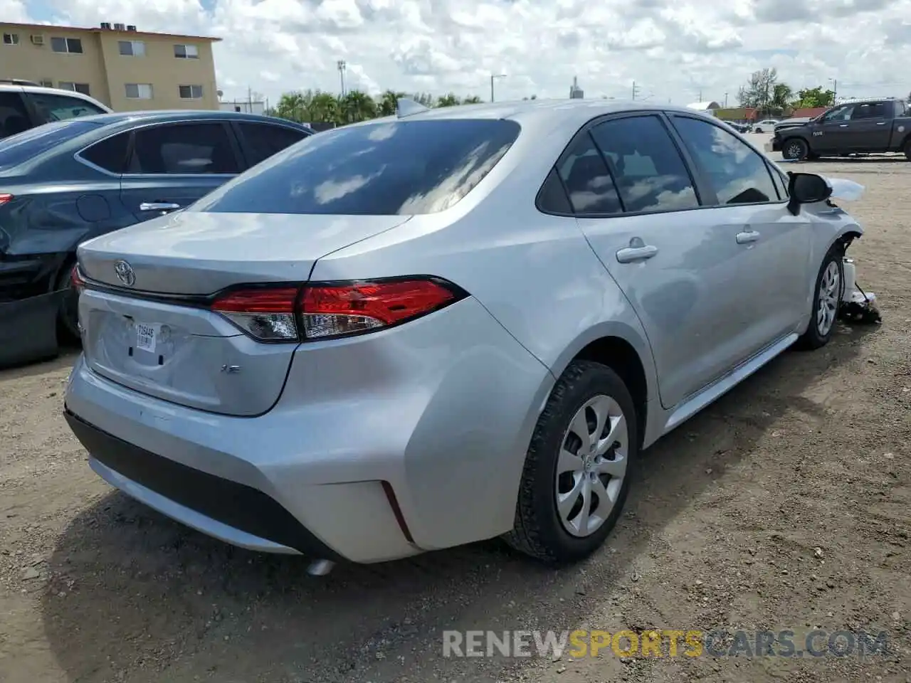 4 Photograph of a damaged car 5YFEPRAE1LP031350 TOYOTA COROLLA 2020