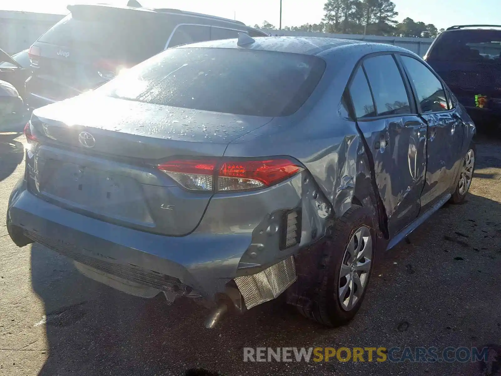 4 Photograph of a damaged car 5YFEPRAE1LP032840 TOYOTA COROLLA 2020