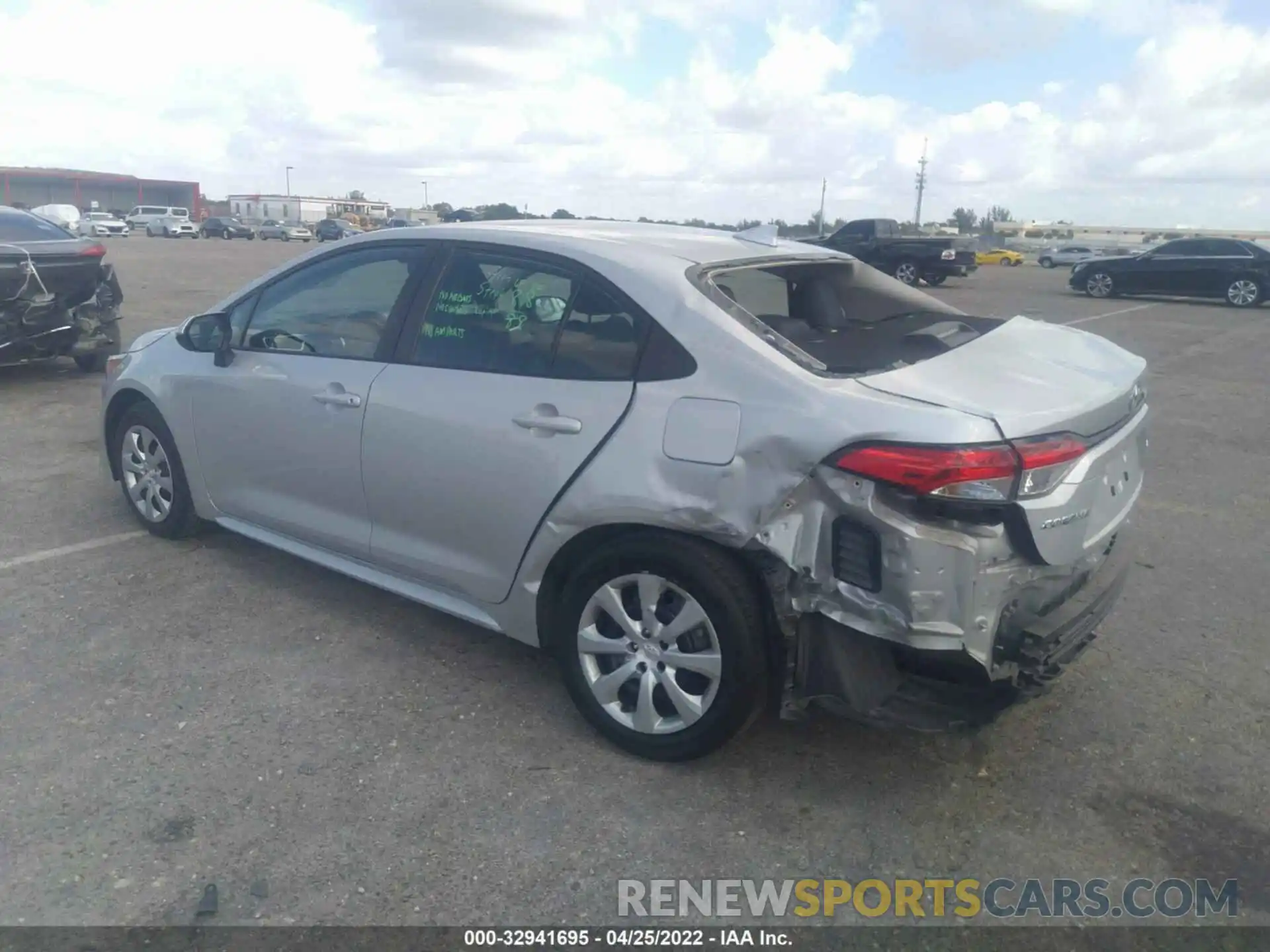 3 Photograph of a damaged car 5YFEPRAE1LP032918 TOYOTA COROLLA 2020