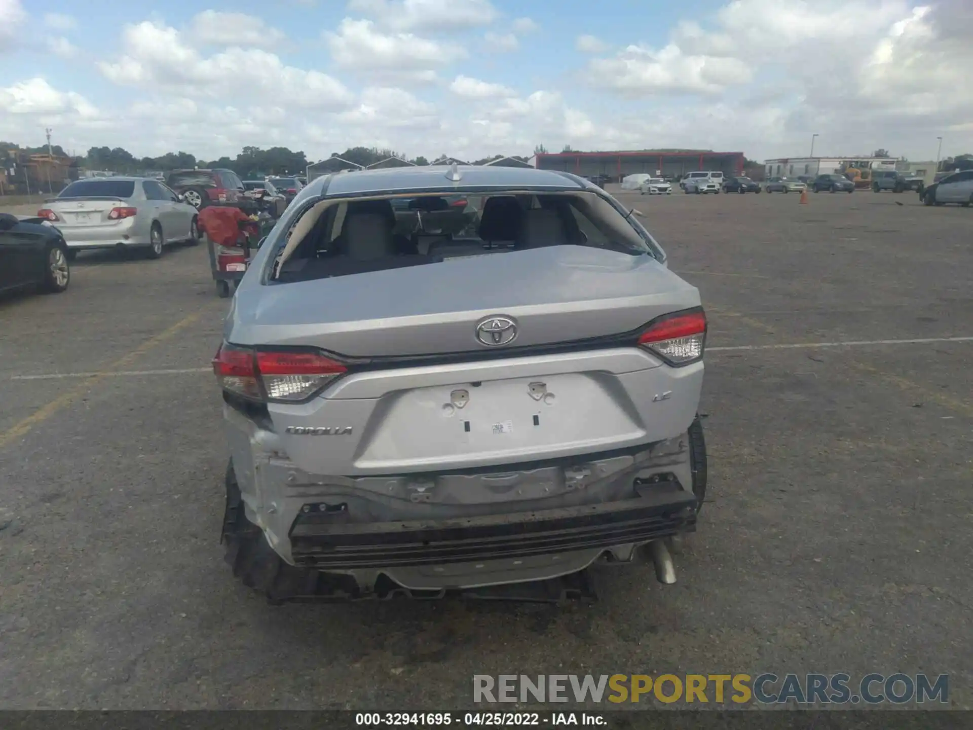 6 Photograph of a damaged car 5YFEPRAE1LP032918 TOYOTA COROLLA 2020