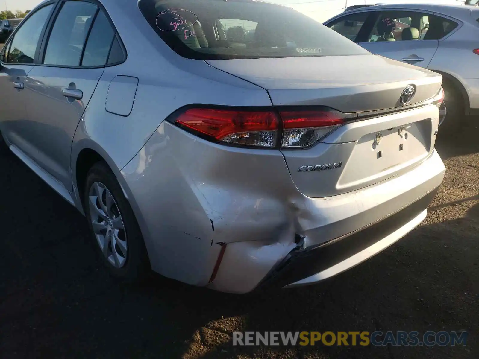 9 Photograph of a damaged car 5YFEPRAE1LP033809 TOYOTA COROLLA 2020