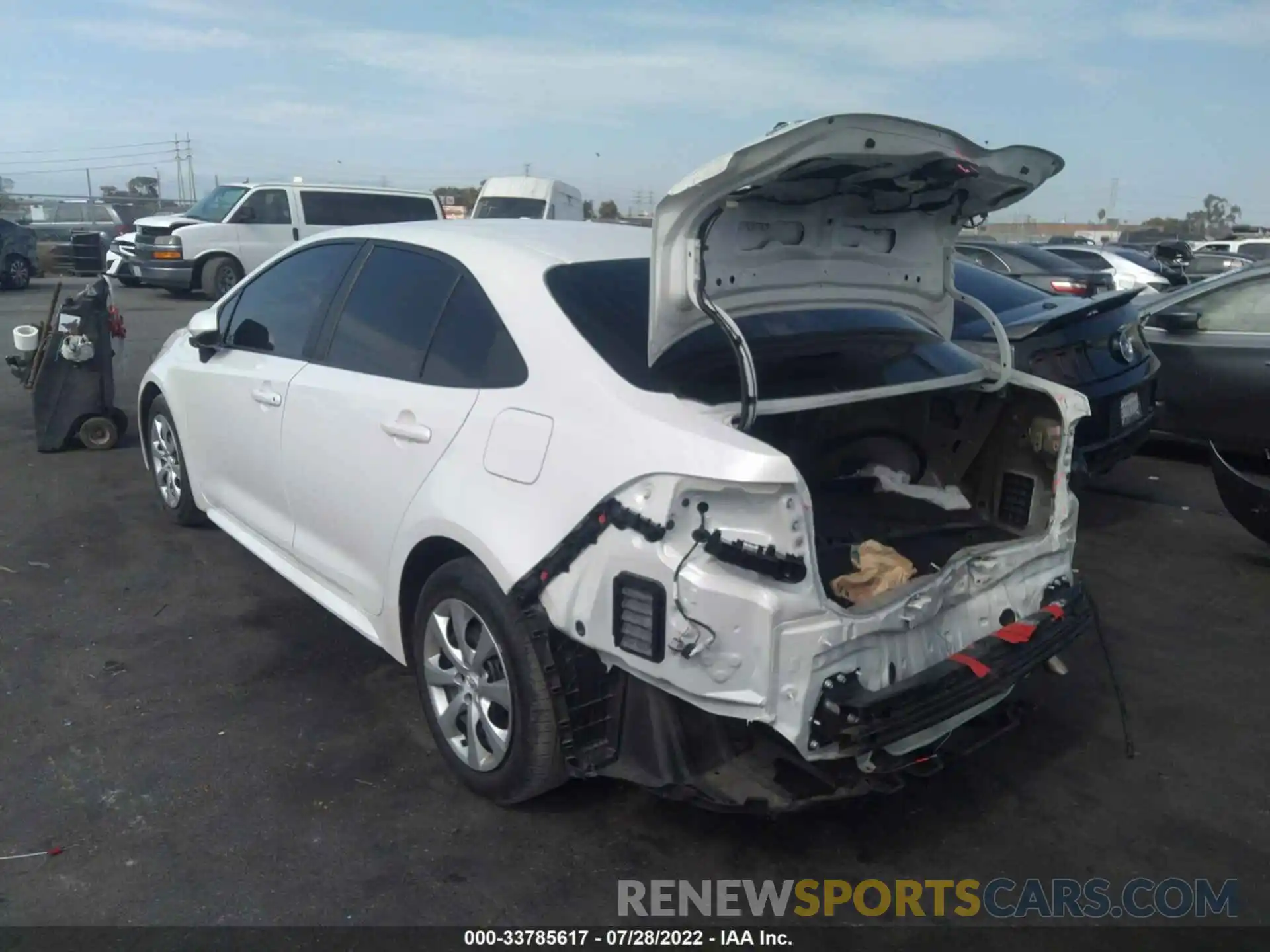 3 Photograph of a damaged car 5YFEPRAE1LP036581 TOYOTA COROLLA 2020