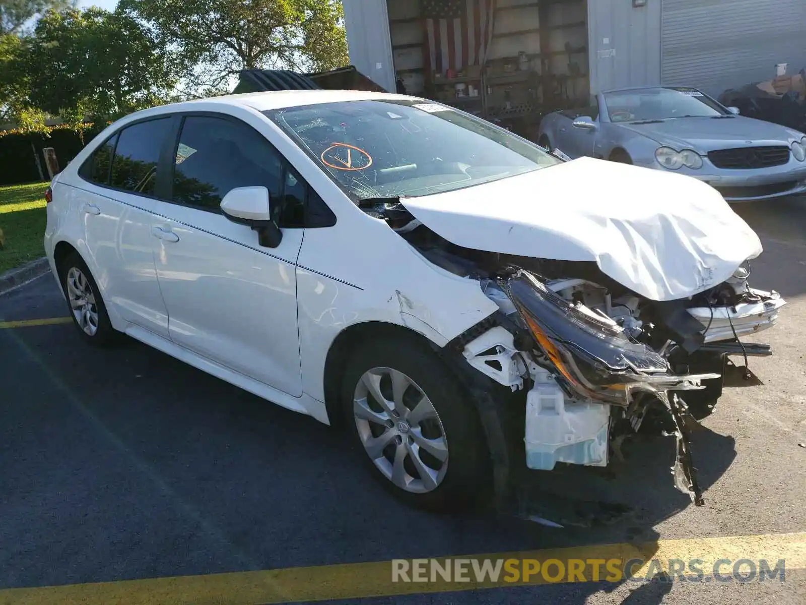 1 Photograph of a damaged car 5YFEPRAE1LP041098 TOYOTA COROLLA 2020