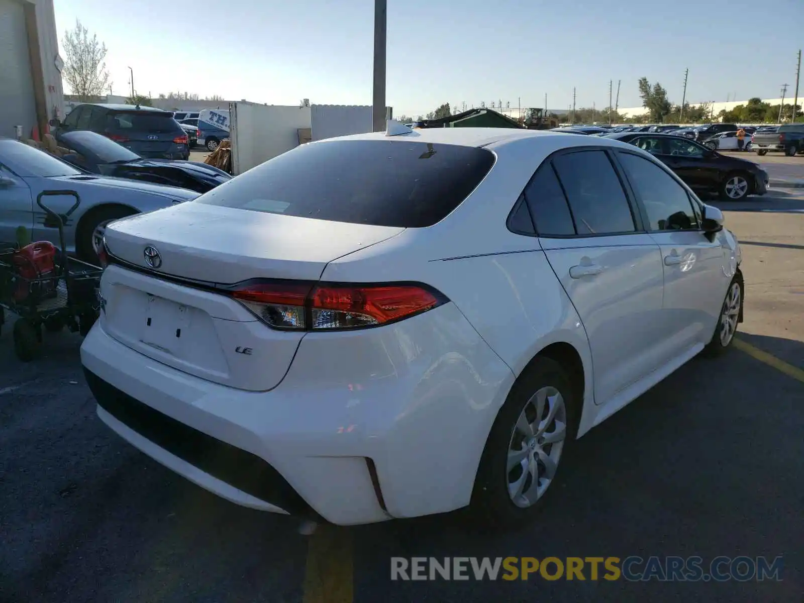 4 Photograph of a damaged car 5YFEPRAE1LP041098 TOYOTA COROLLA 2020