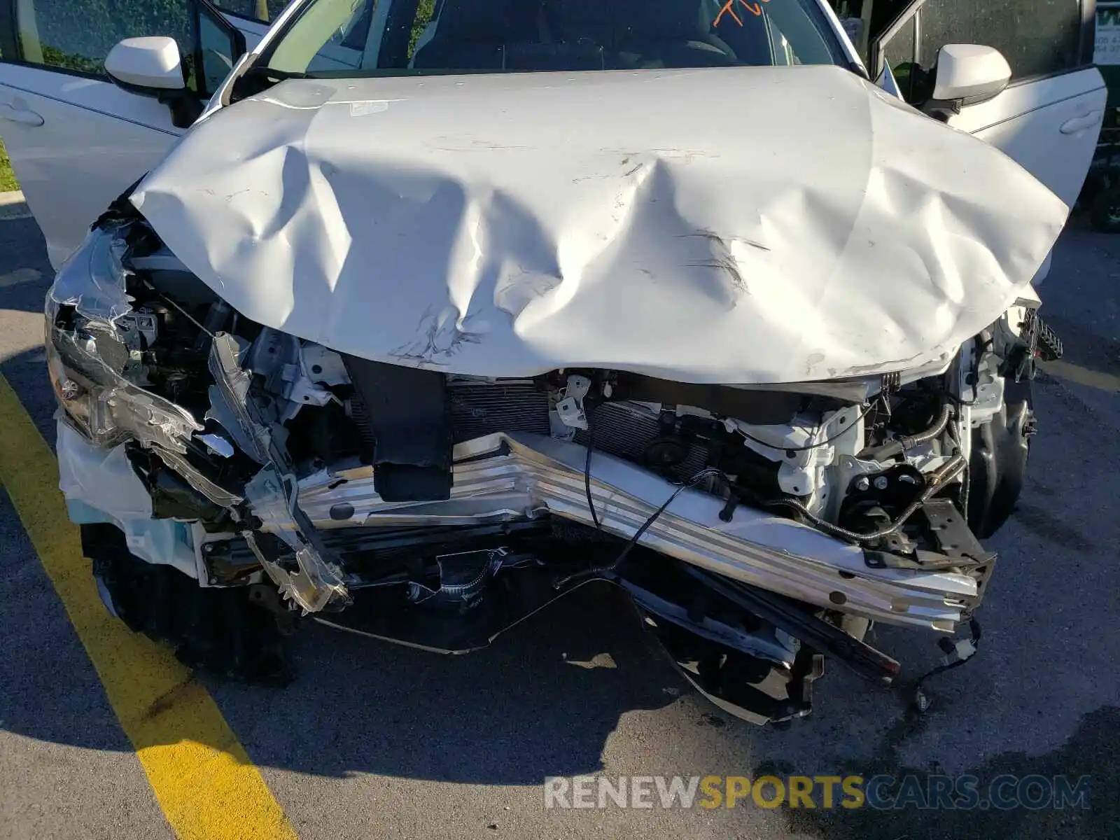 9 Photograph of a damaged car 5YFEPRAE1LP041098 TOYOTA COROLLA 2020