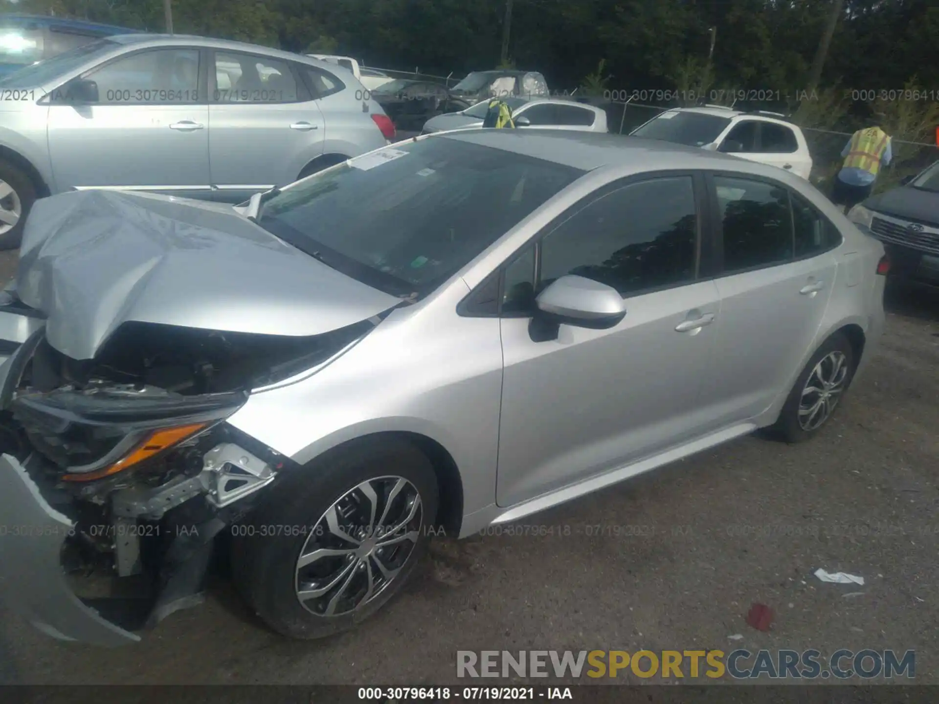 2 Photograph of a damaged car 5YFEPRAE1LP055535 TOYOTA COROLLA 2020