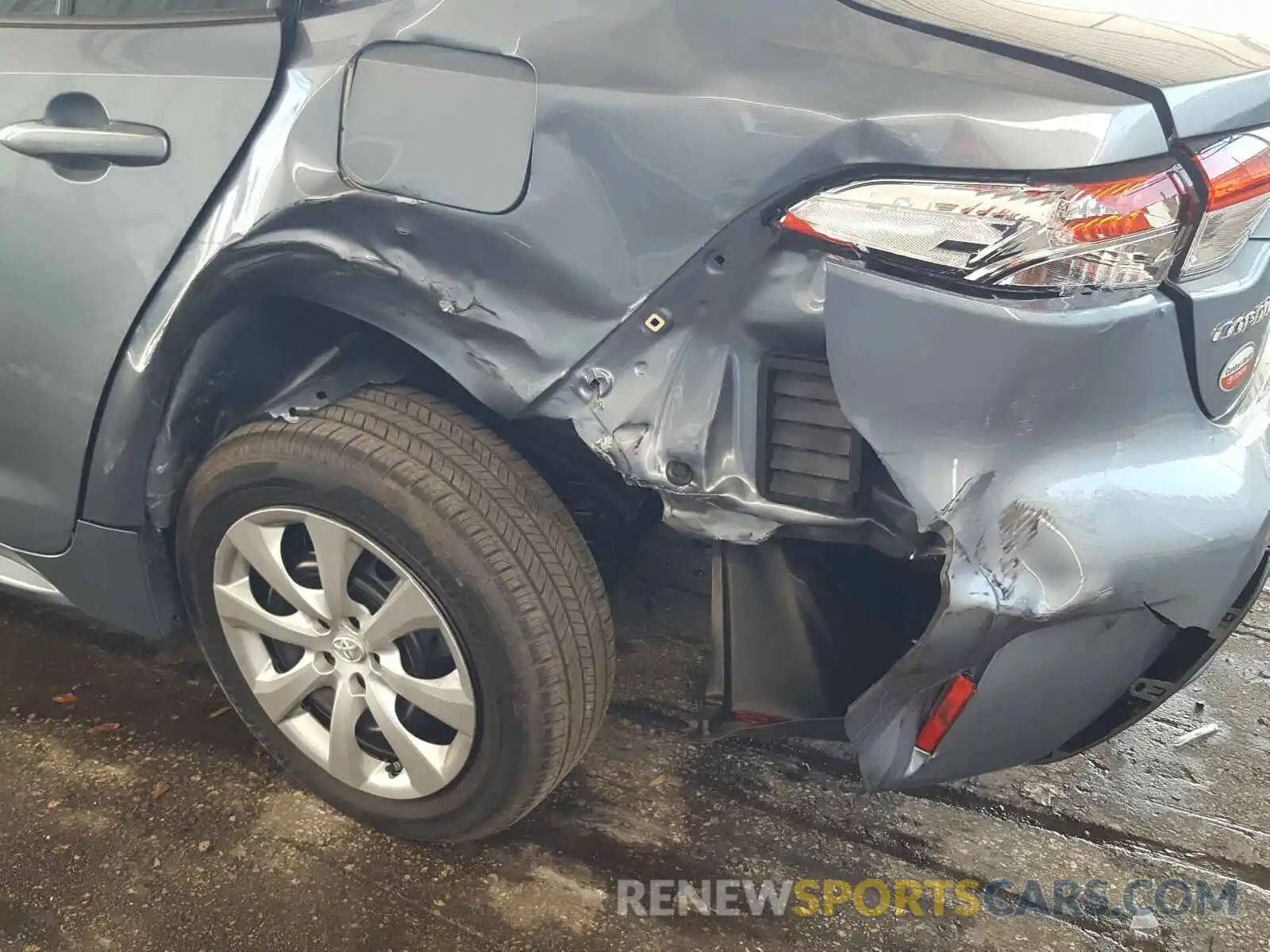 9 Photograph of a damaged car 5YFEPRAE1LP056684 TOYOTA COROLLA 2020