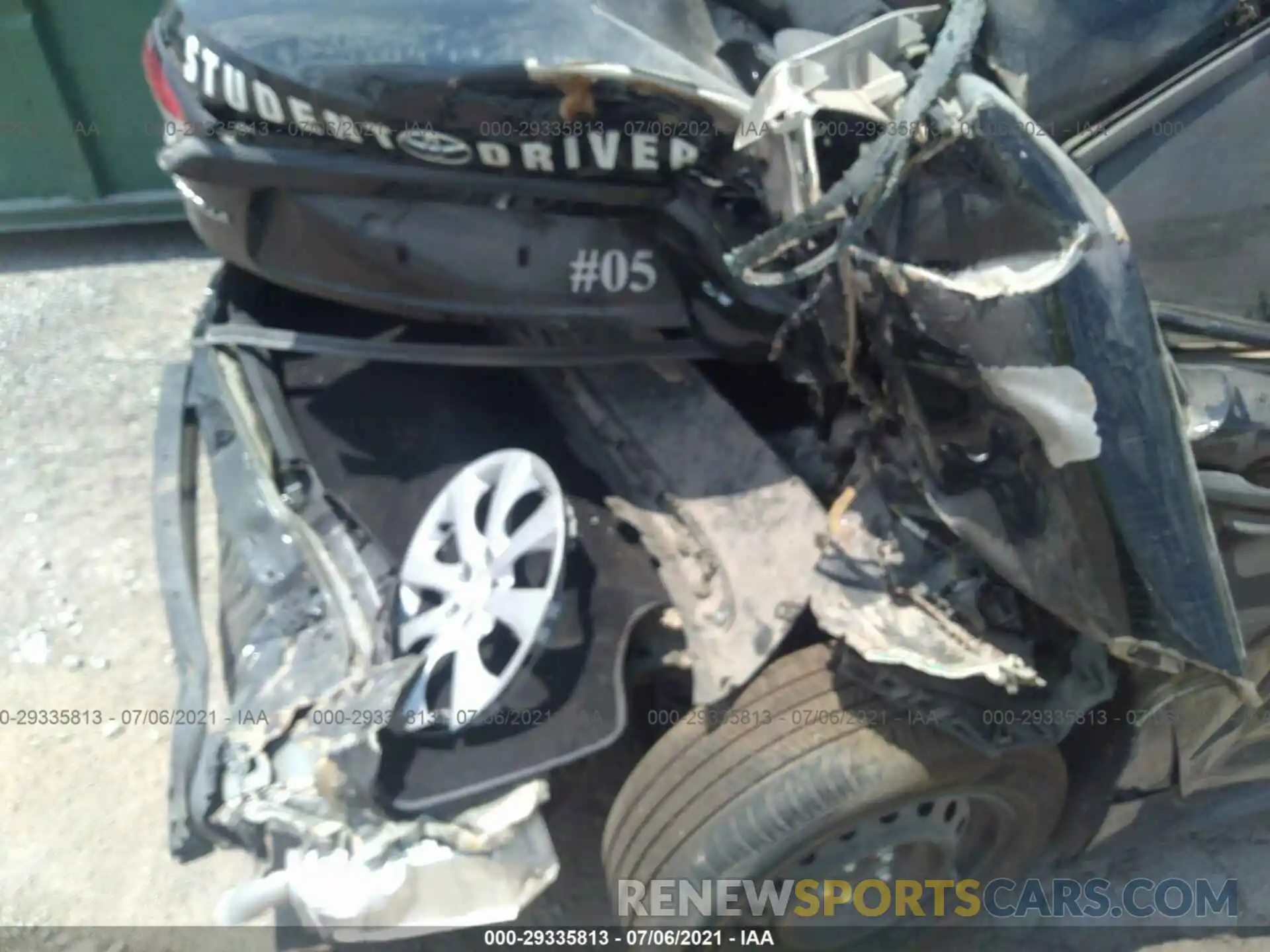 6 Photograph of a damaged car 5YFEPRAE1LP057494 TOYOTA COROLLA 2020