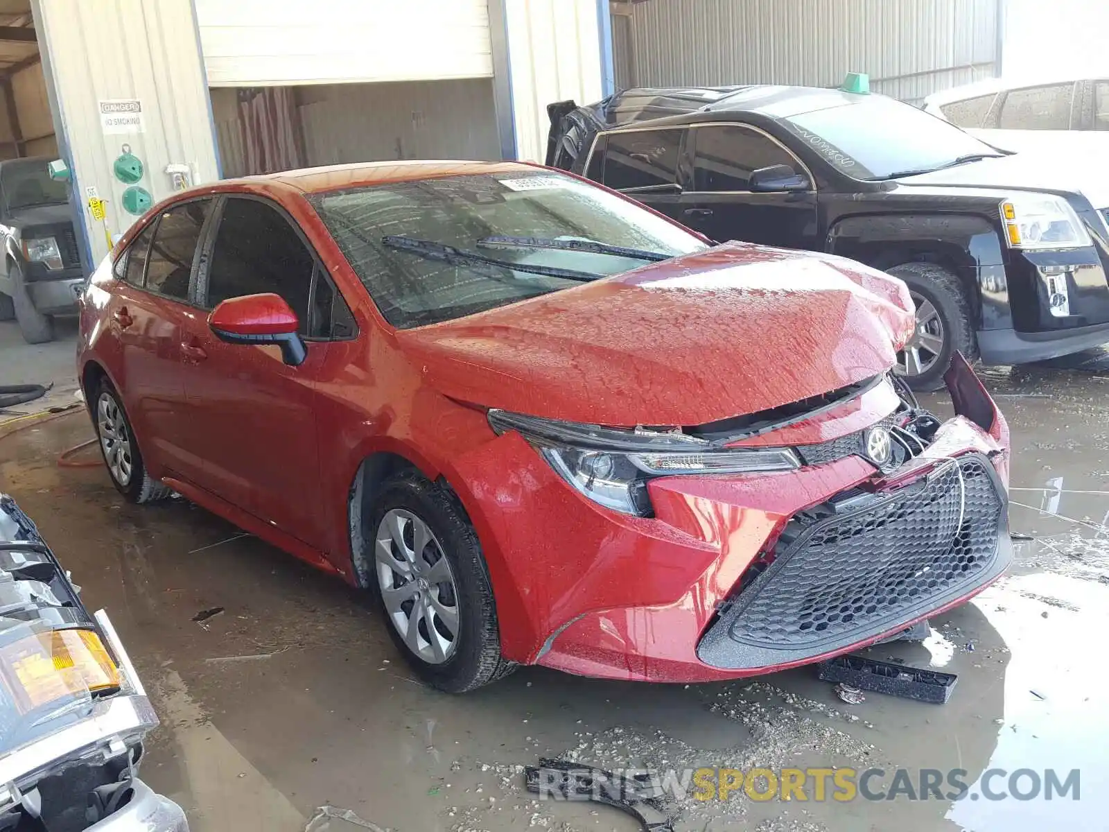 1 Photograph of a damaged car 5YFEPRAE1LP058631 TOYOTA COROLLA 2020