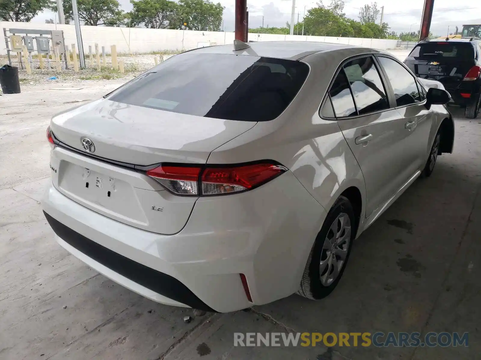 4 Photograph of a damaged car 5YFEPRAE1LP059763 TOYOTA COROLLA 2020