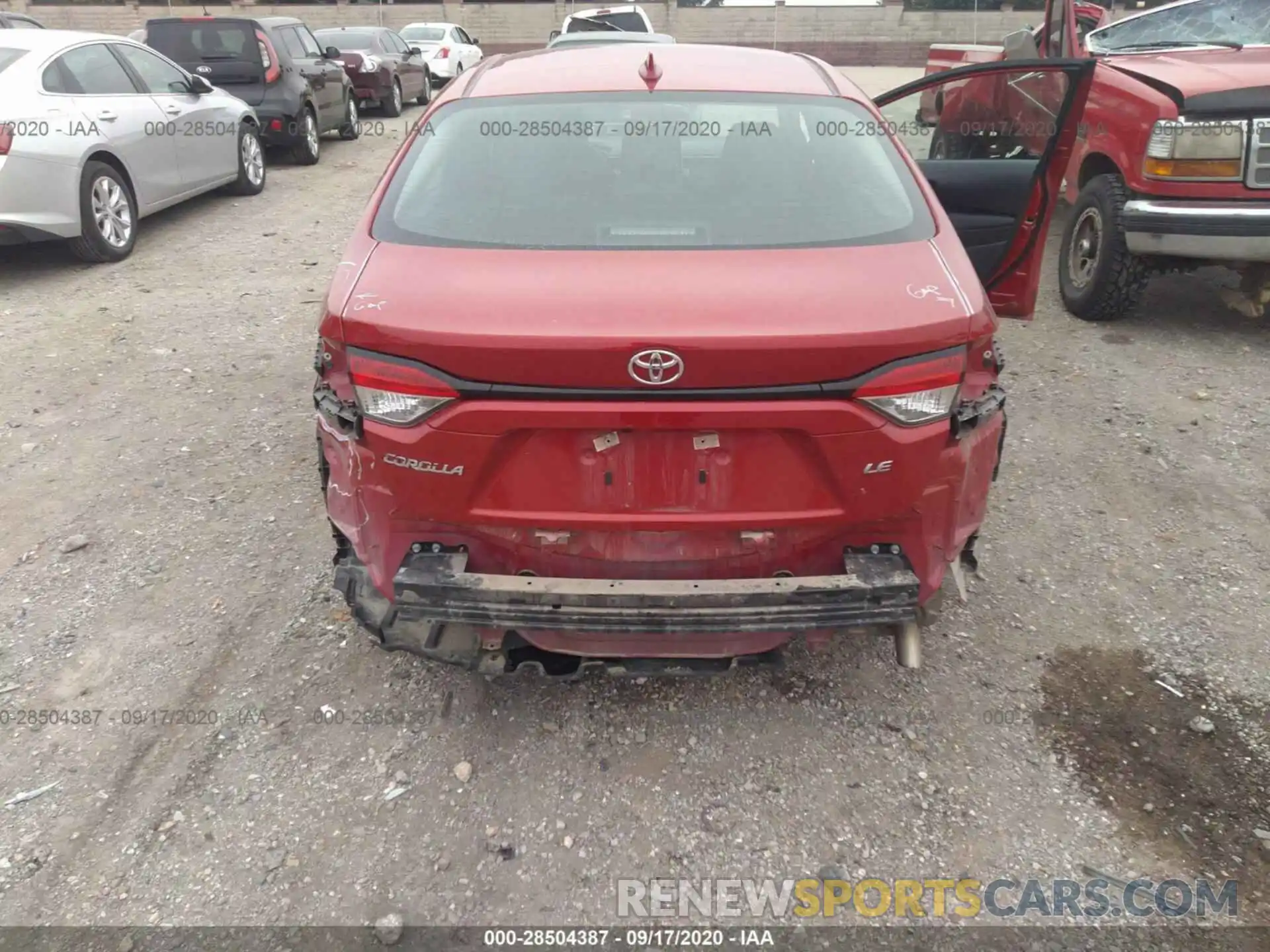 6 Photograph of a damaged car 5YFEPRAE1LP064073 TOYOTA COROLLA 2020