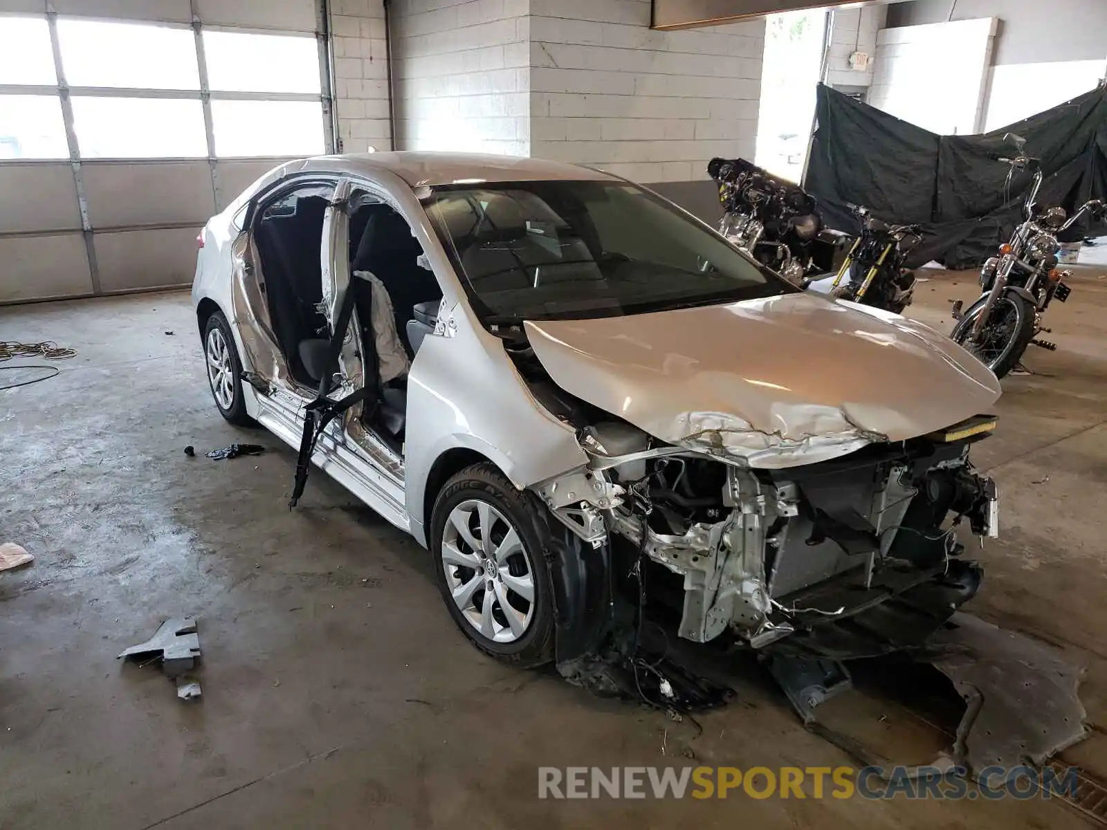 9 Photograph of a damaged car 5YFEPRAE1LP064767 TOYOTA COROLLA 2020