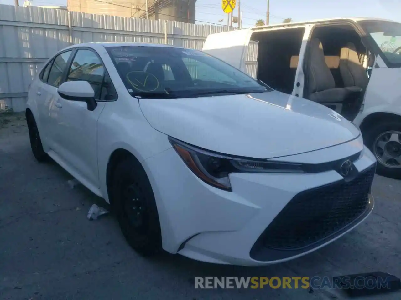 1 Photograph of a damaged car 5YFEPRAE1LP065188 TOYOTA COROLLA 2020