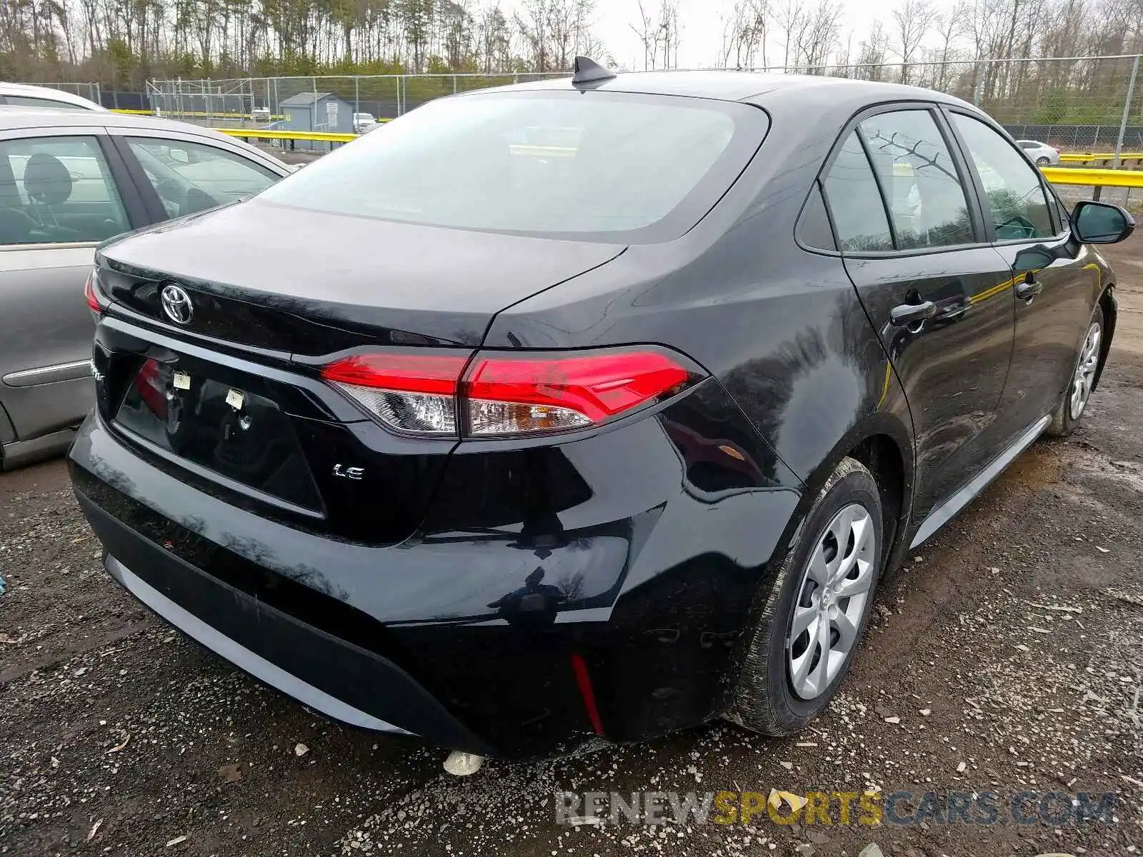 4 Photograph of a damaged car 5YFEPRAE1LP065305 TOYOTA COROLLA 2020