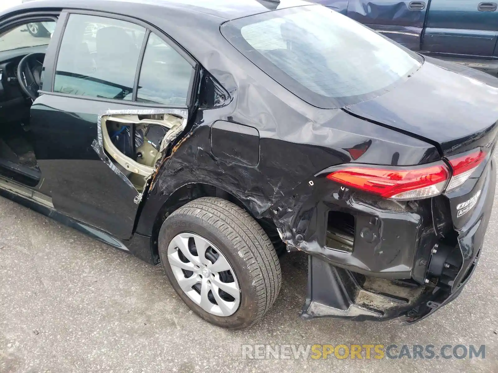 9 Photograph of a damaged car 5YFEPRAE1LP067233 TOYOTA COROLLA 2020