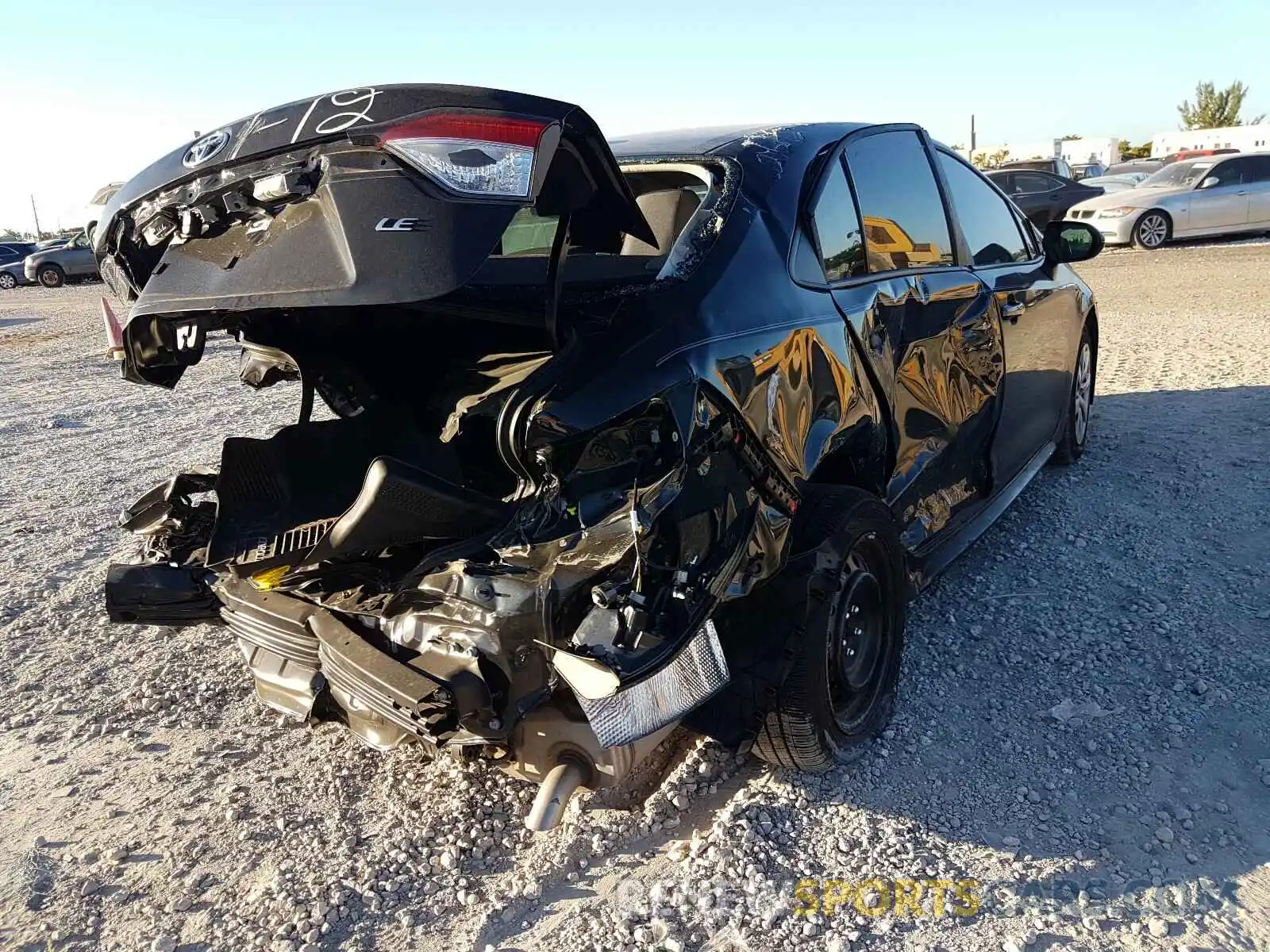 4 Photograph of a damaged car 5YFEPRAE1LP069967 TOYOTA COROLLA 2020