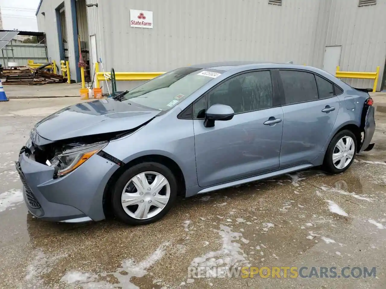 1 Photograph of a damaged car 5YFEPRAE1LP070035 TOYOTA COROLLA 2020