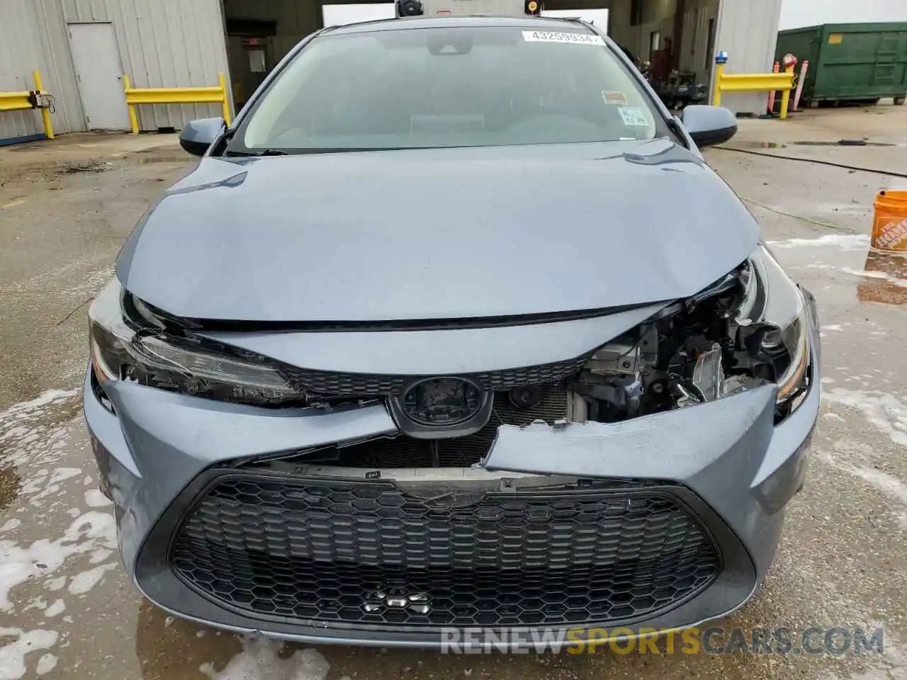 5 Photograph of a damaged car 5YFEPRAE1LP070035 TOYOTA COROLLA 2020