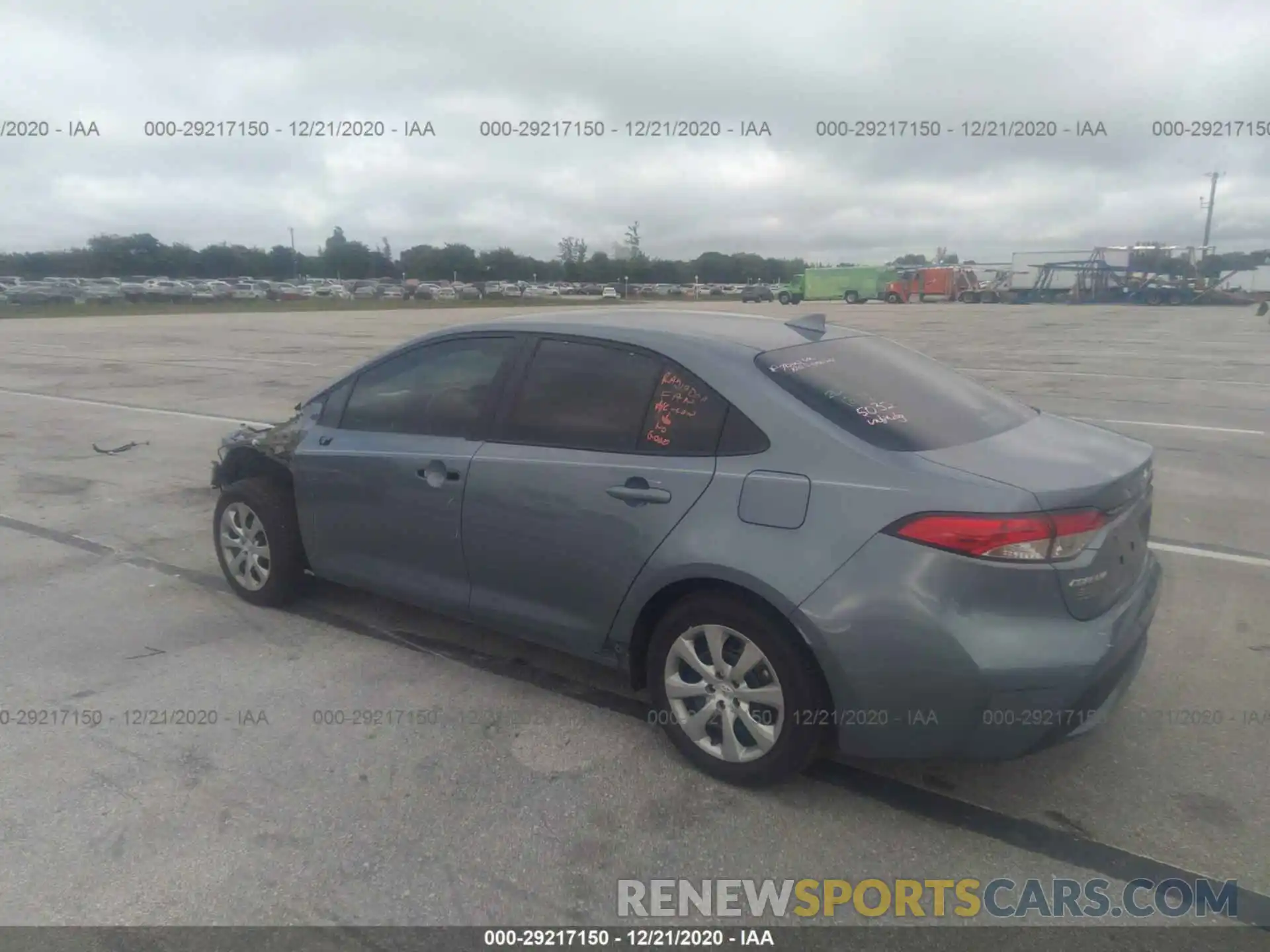 3 Photograph of a damaged car 5YFEPRAE1LP075431 TOYOTA COROLLA 2020