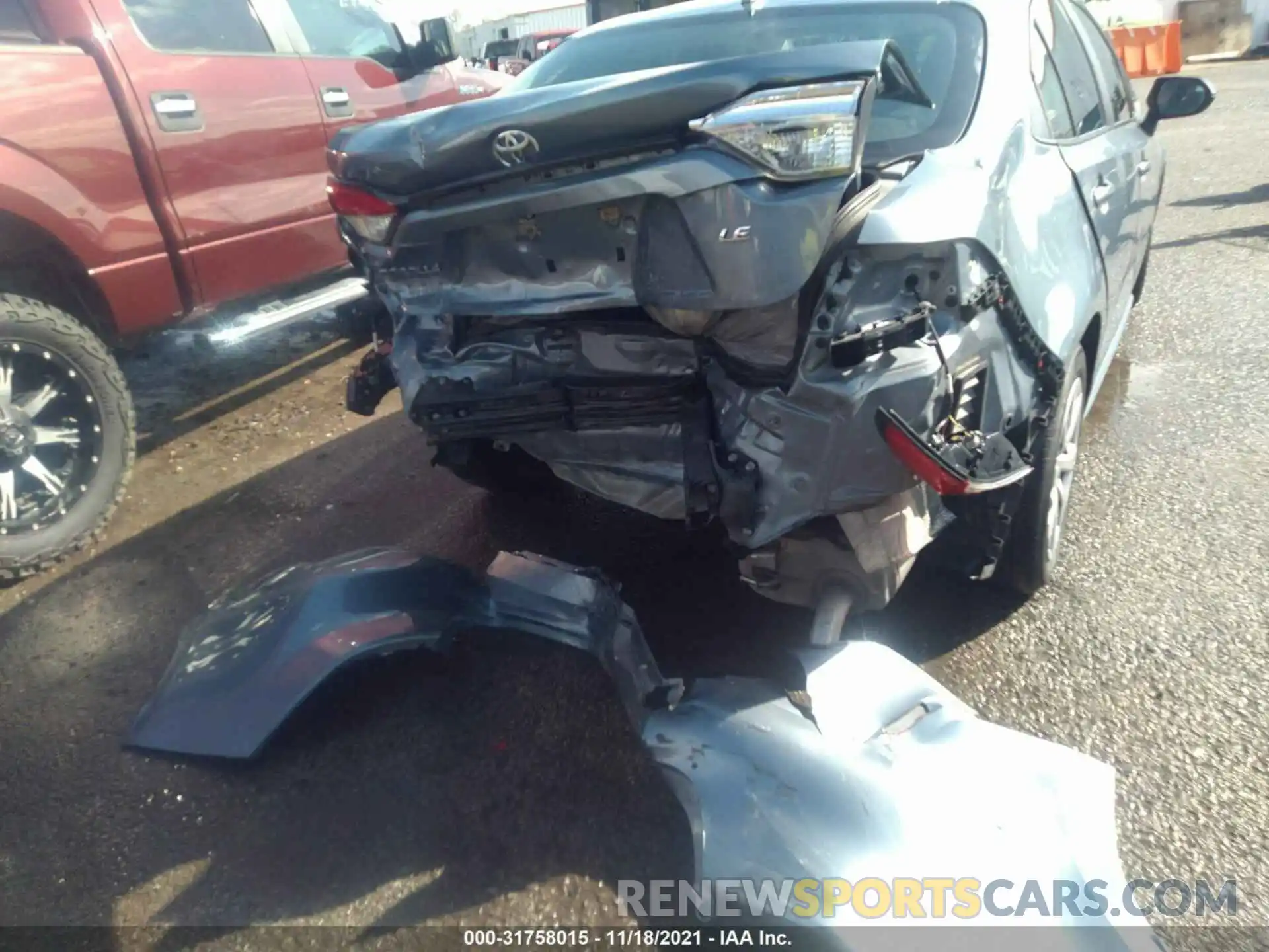 6 Photograph of a damaged car 5YFEPRAE1LP075462 TOYOTA COROLLA 2020