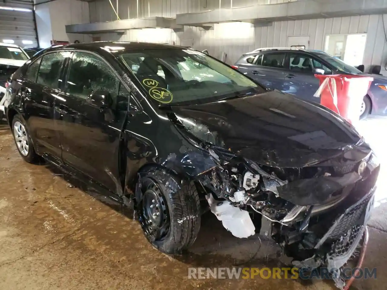 1 Photograph of a damaged car 5YFEPRAE1LP076062 TOYOTA COROLLA 2020