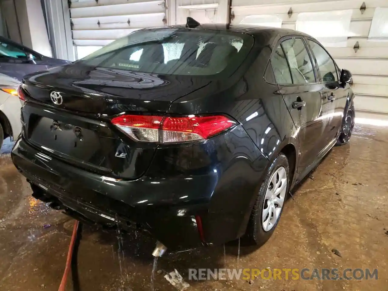 4 Photograph of a damaged car 5YFEPRAE1LP076062 TOYOTA COROLLA 2020