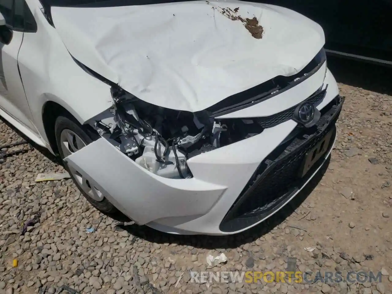 9 Photograph of a damaged car 5YFEPRAE1LP077289 TOYOTA COROLLA 2020