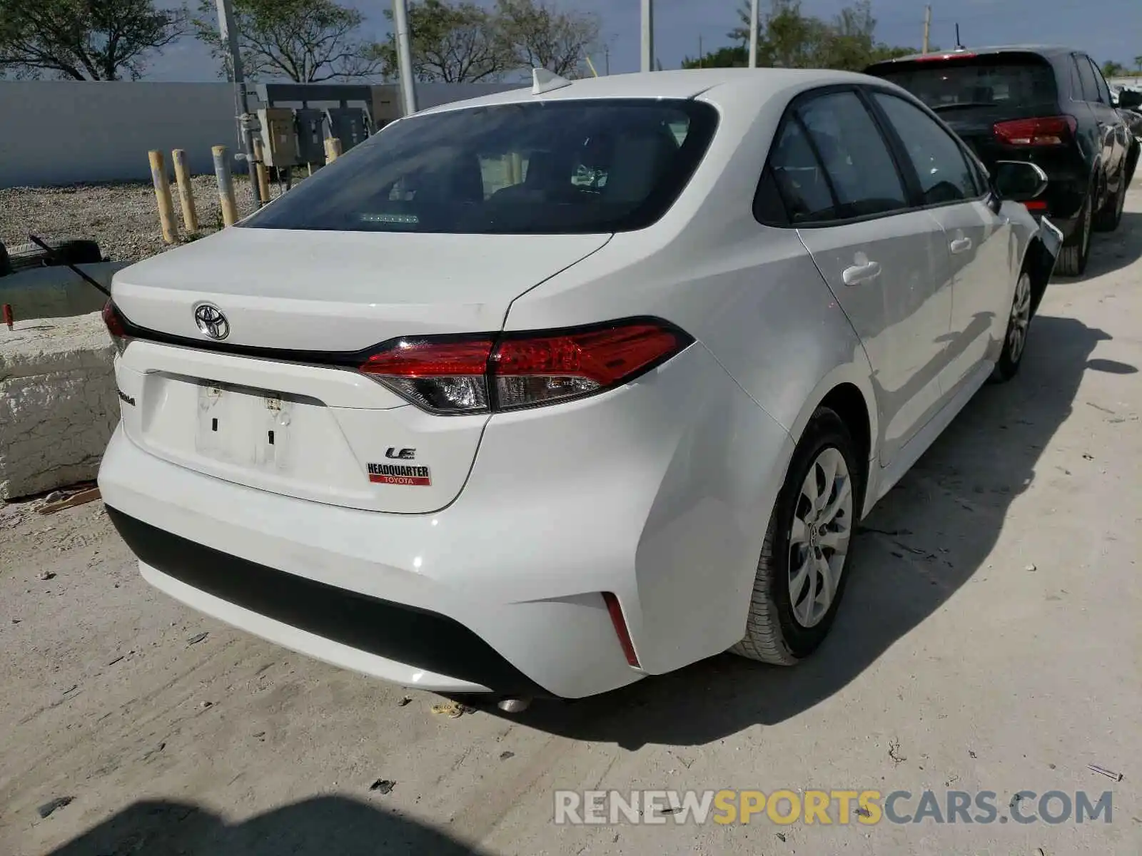 4 Photograph of a damaged car 5YFEPRAE1LP077356 TOYOTA COROLLA 2020