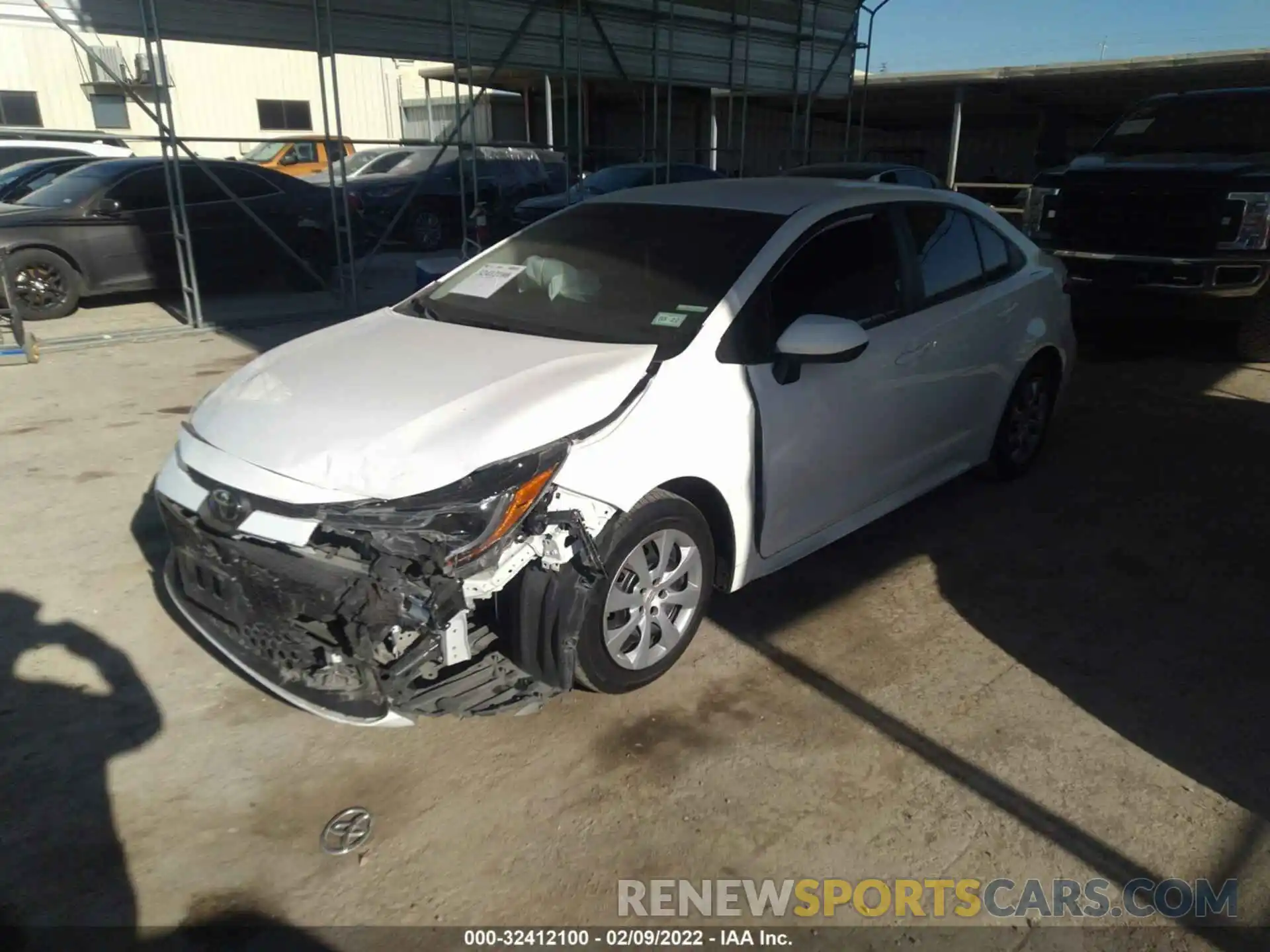 2 Photograph of a damaged car 5YFEPRAE1LP077731 TOYOTA COROLLA 2020