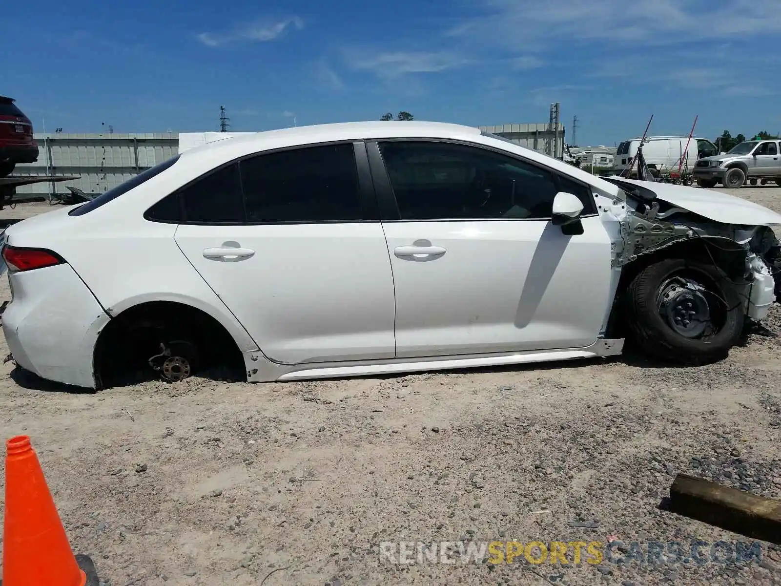 9 Photograph of a damaged car 5YFEPRAE1LP080340 TOYOTA COROLLA 2020