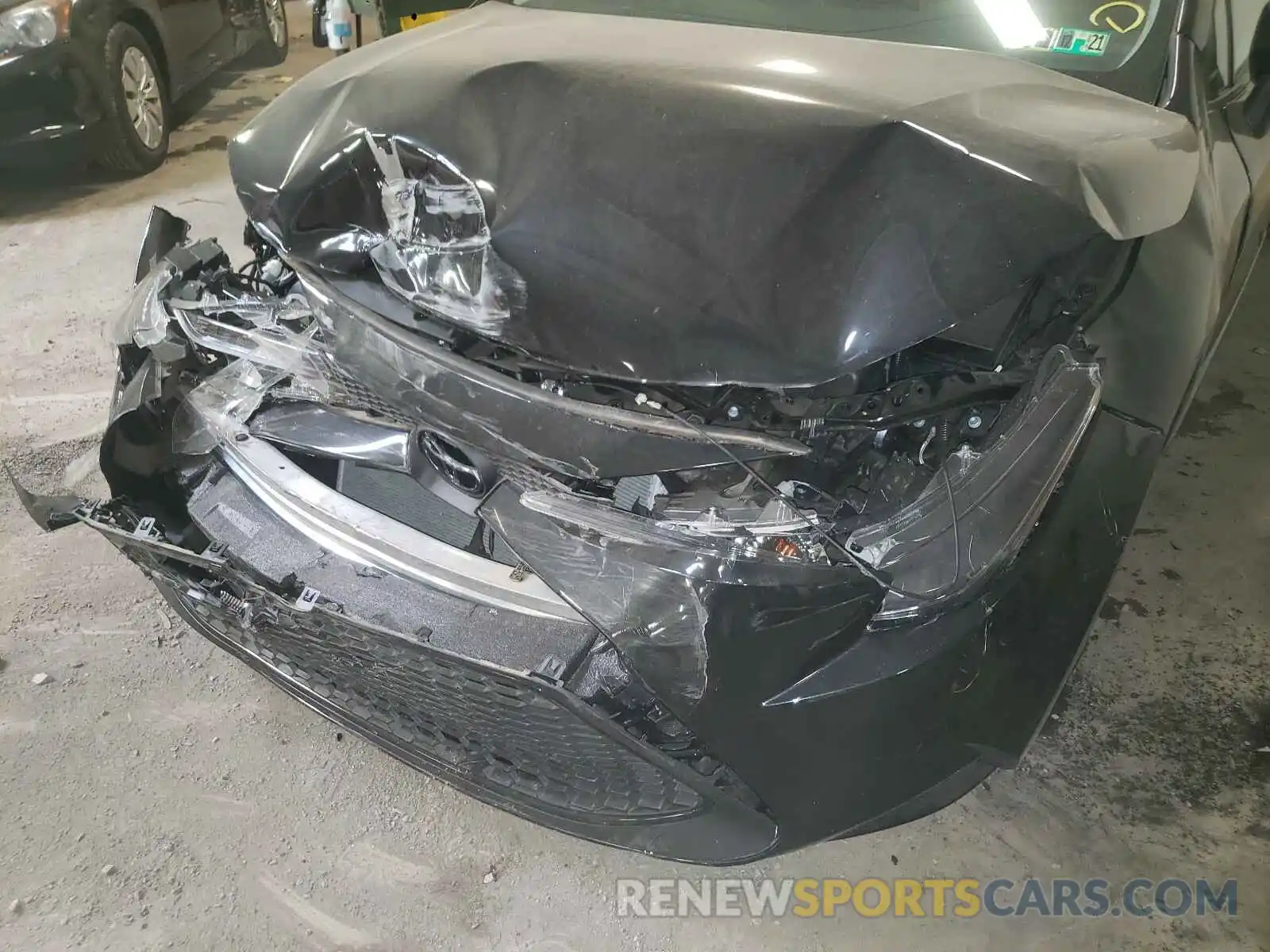 9 Photograph of a damaged car 5YFEPRAE1LP080435 TOYOTA COROLLA 2020