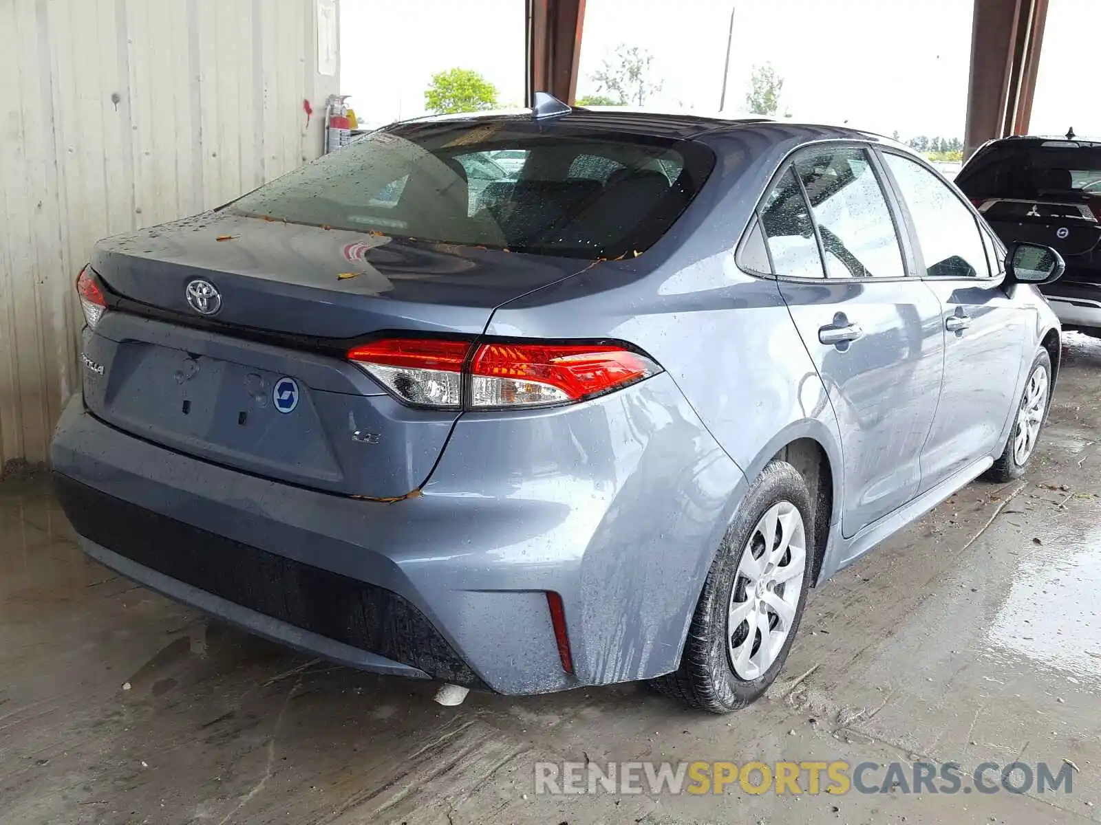 4 Photograph of a damaged car 5YFEPRAE1LP082833 TOYOTA COROLLA 2020