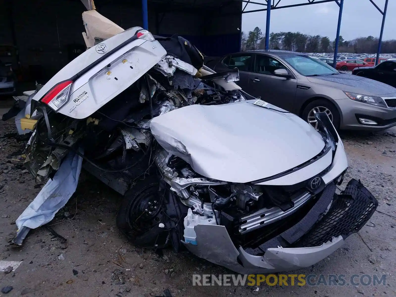 1 Photograph of a damaged car 5YFEPRAE1LP083318 TOYOTA COROLLA 2020