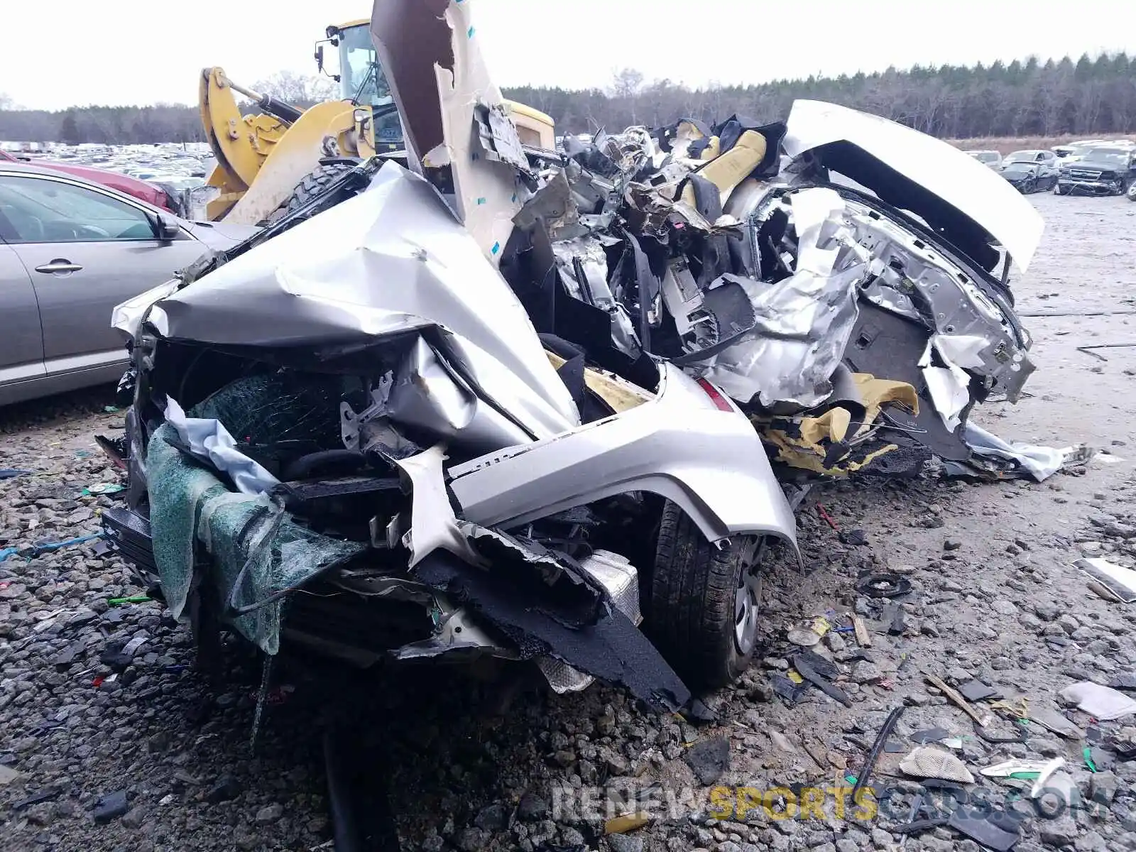 4 Photograph of a damaged car 5YFEPRAE1LP083318 TOYOTA COROLLA 2020