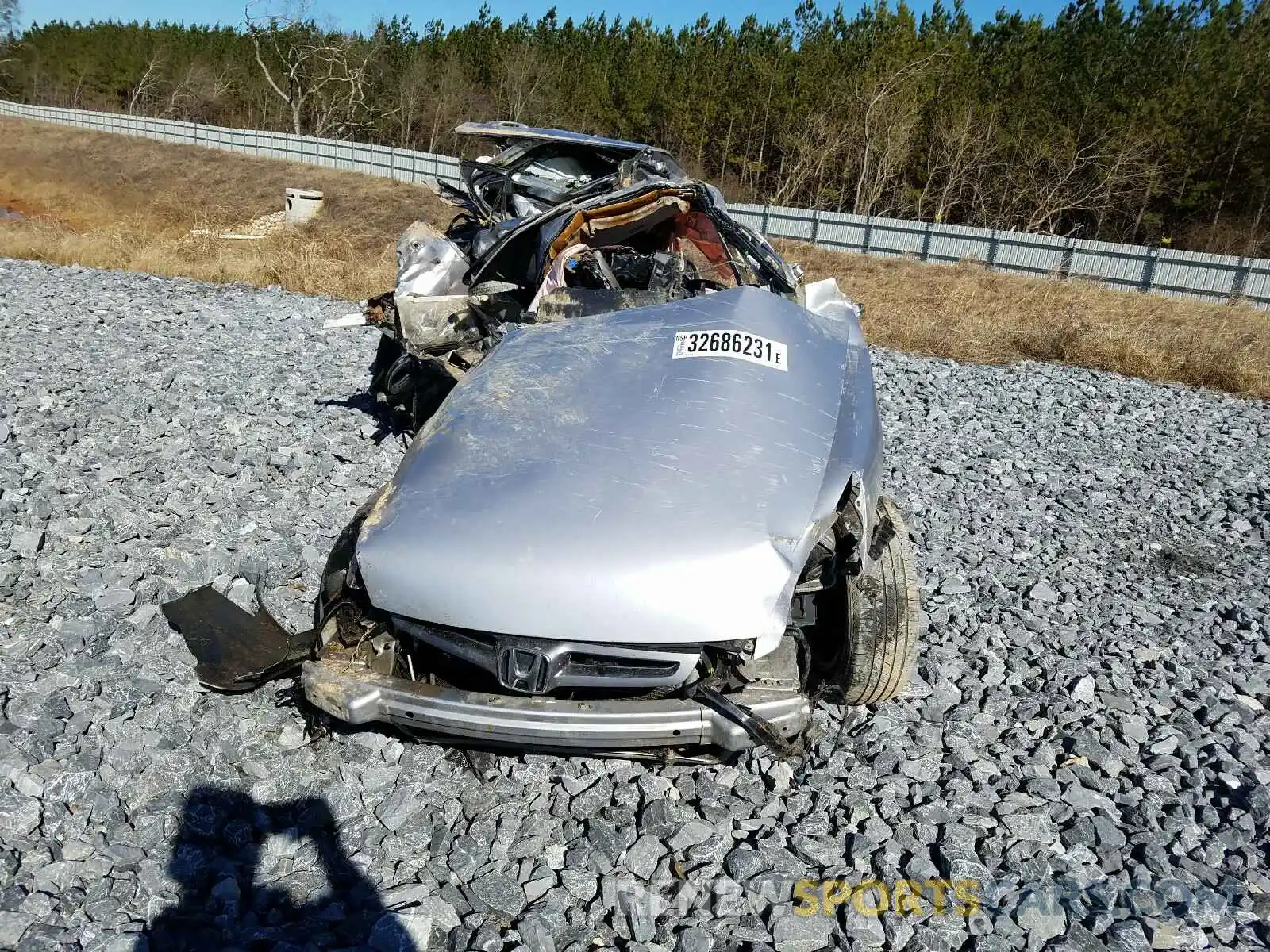 7 Photograph of a damaged car 5YFEPRAE1LP083318 TOYOTA COROLLA 2020