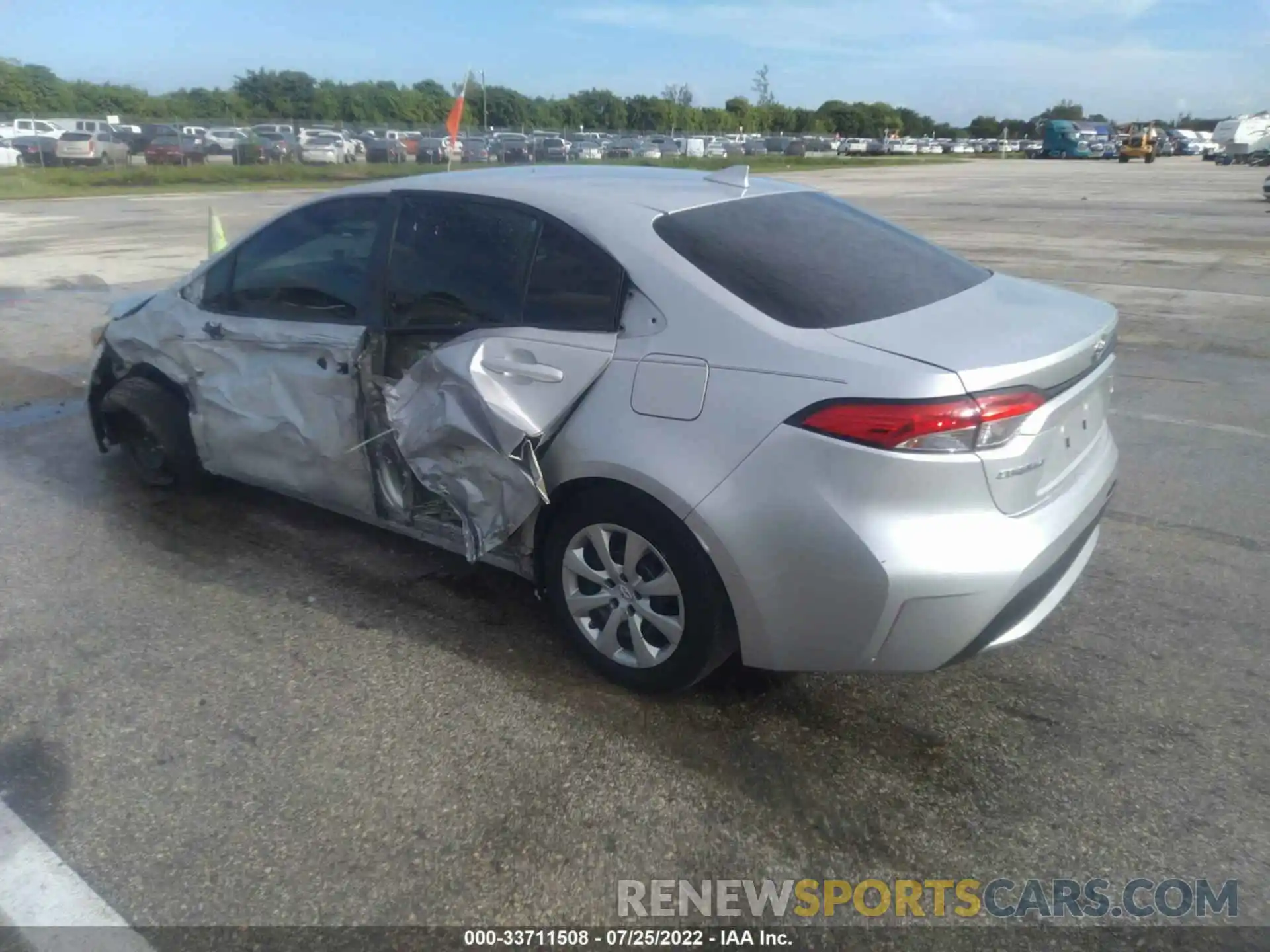 3 Photograph of a damaged car 5YFEPRAE1LP083819 TOYOTA COROLLA 2020