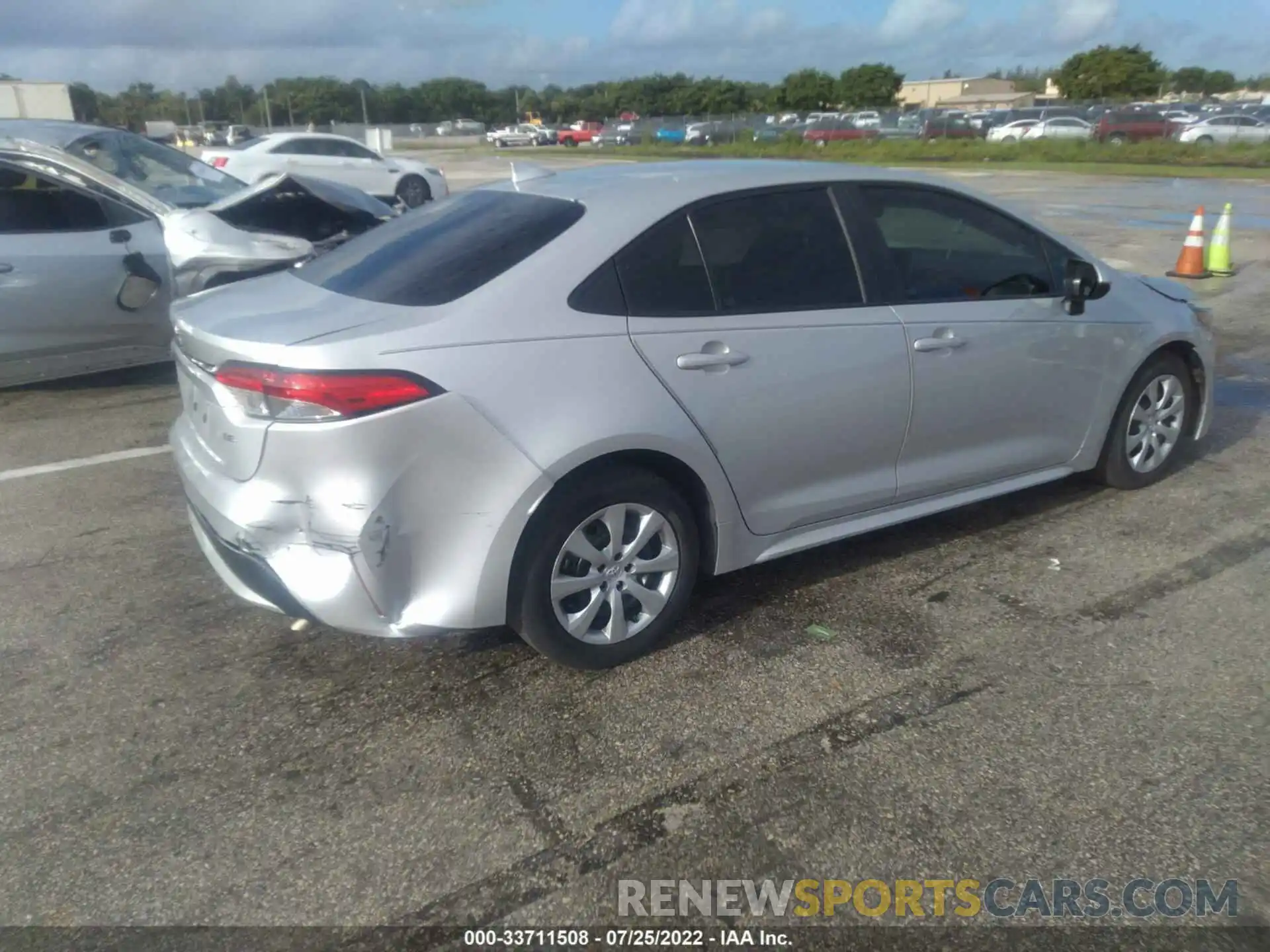 4 Photograph of a damaged car 5YFEPRAE1LP083819 TOYOTA COROLLA 2020