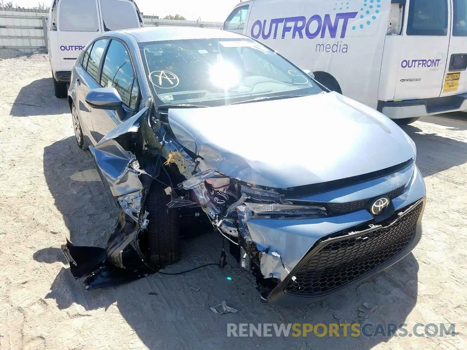 1 Photograph of a damaged car 5YFEPRAE1LP085845 TOYOTA COROLLA 2020