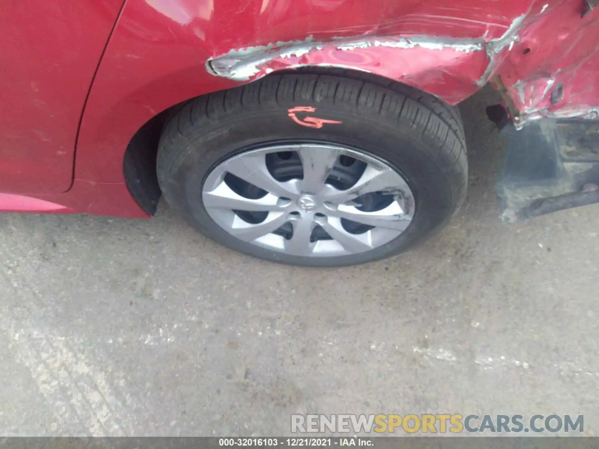 14 Photograph of a damaged car 5YFEPRAE1LP086011 TOYOTA COROLLA 2020