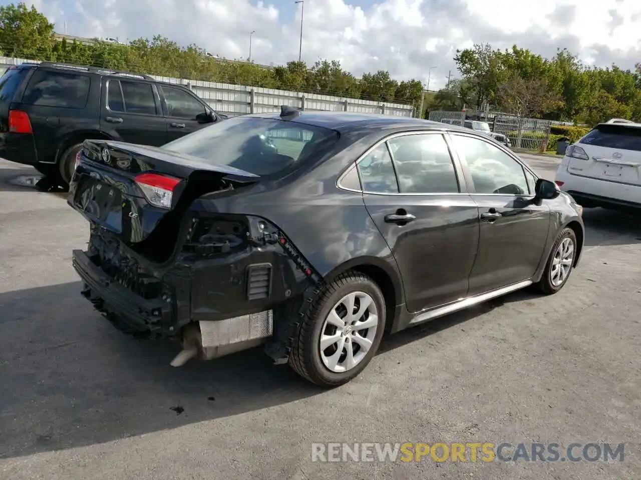 4 Photograph of a damaged car 5YFEPRAE1LP086672 TOYOTA COROLLA 2020