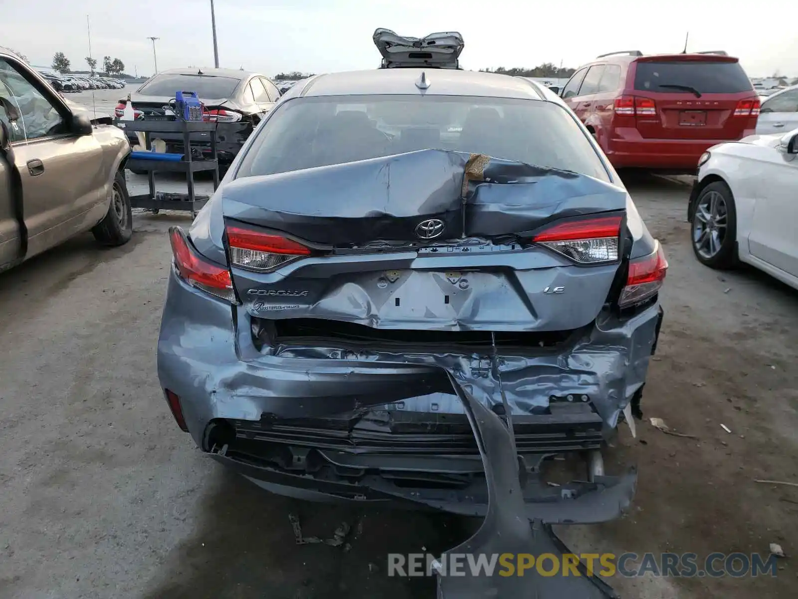 9 Photograph of a damaged car 5YFEPRAE1LP091502 TOYOTA COROLLA 2020